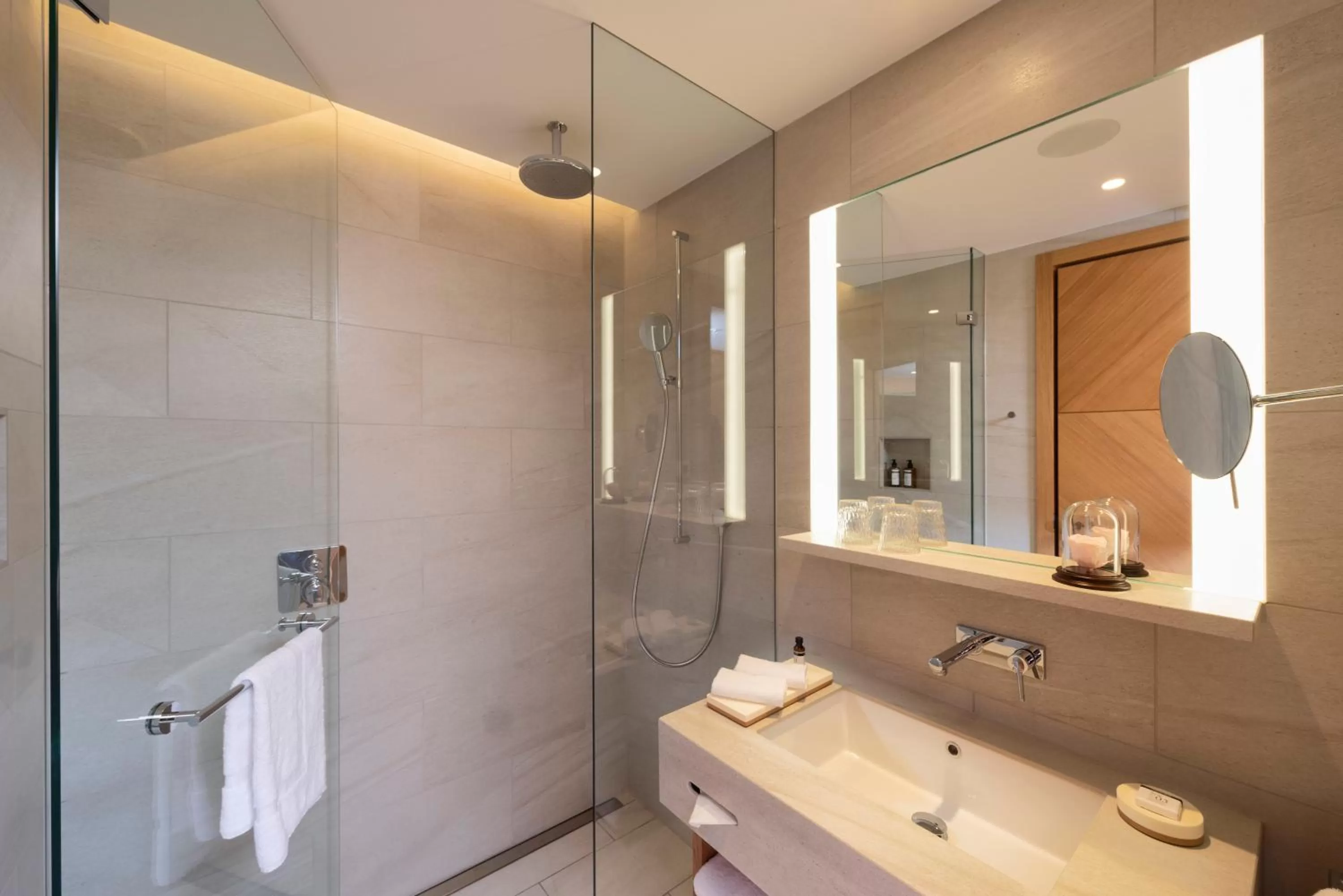 Bathroom in Mövenpick Hotel Basel