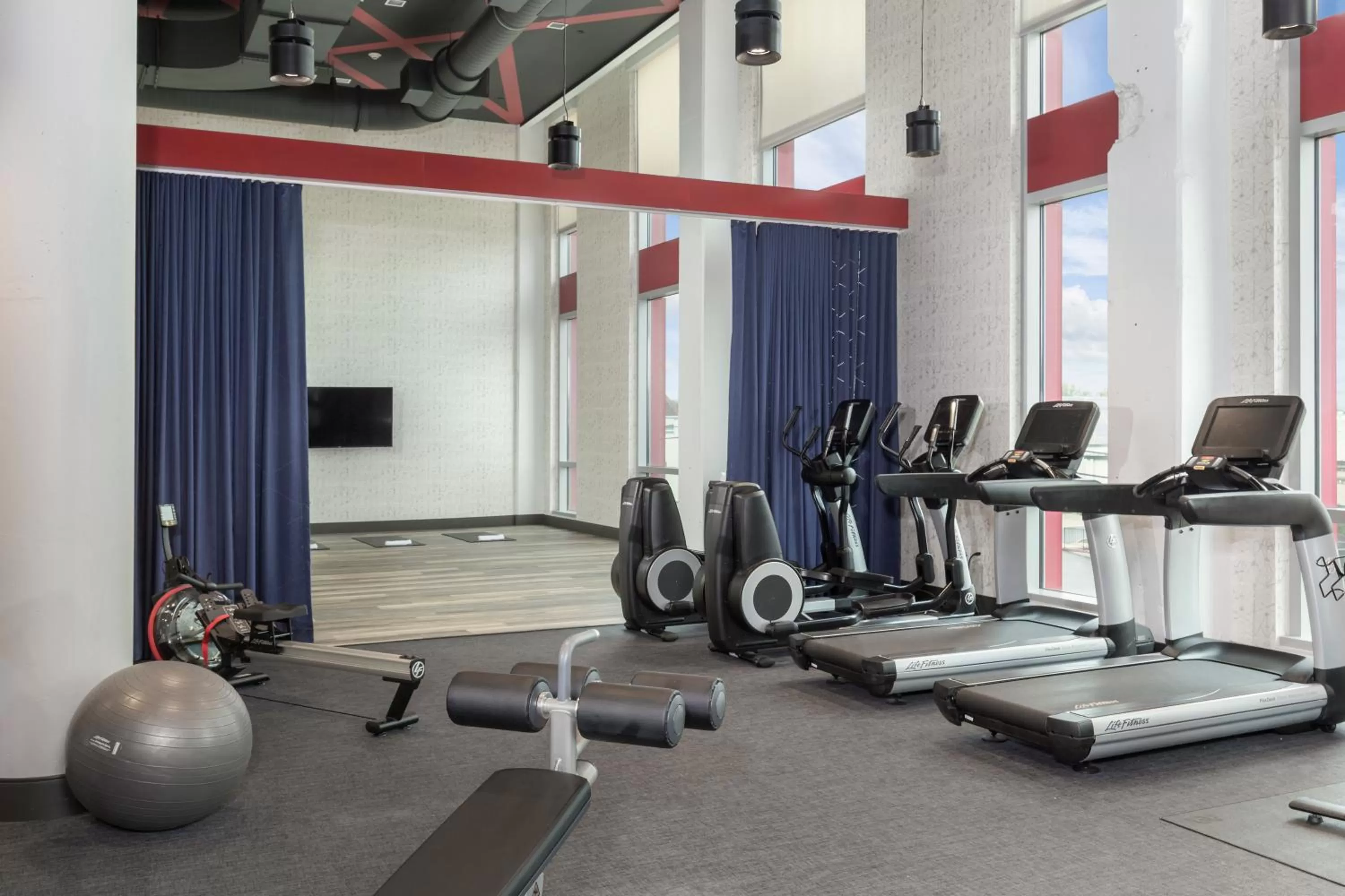 Fitness centre/facilities in The Summit Hotel