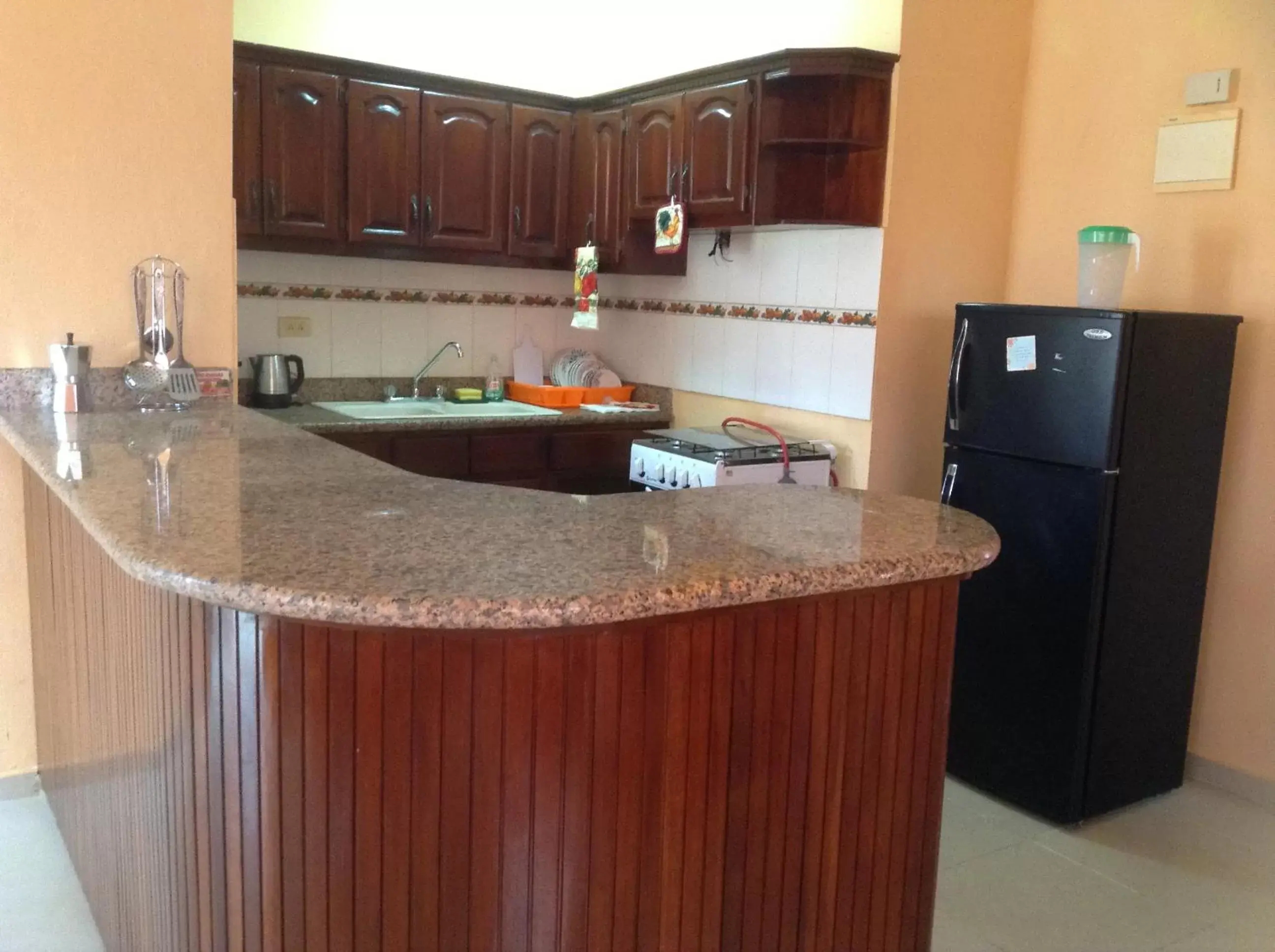 Kitchen/Kitchenette in White Sands shared apartments