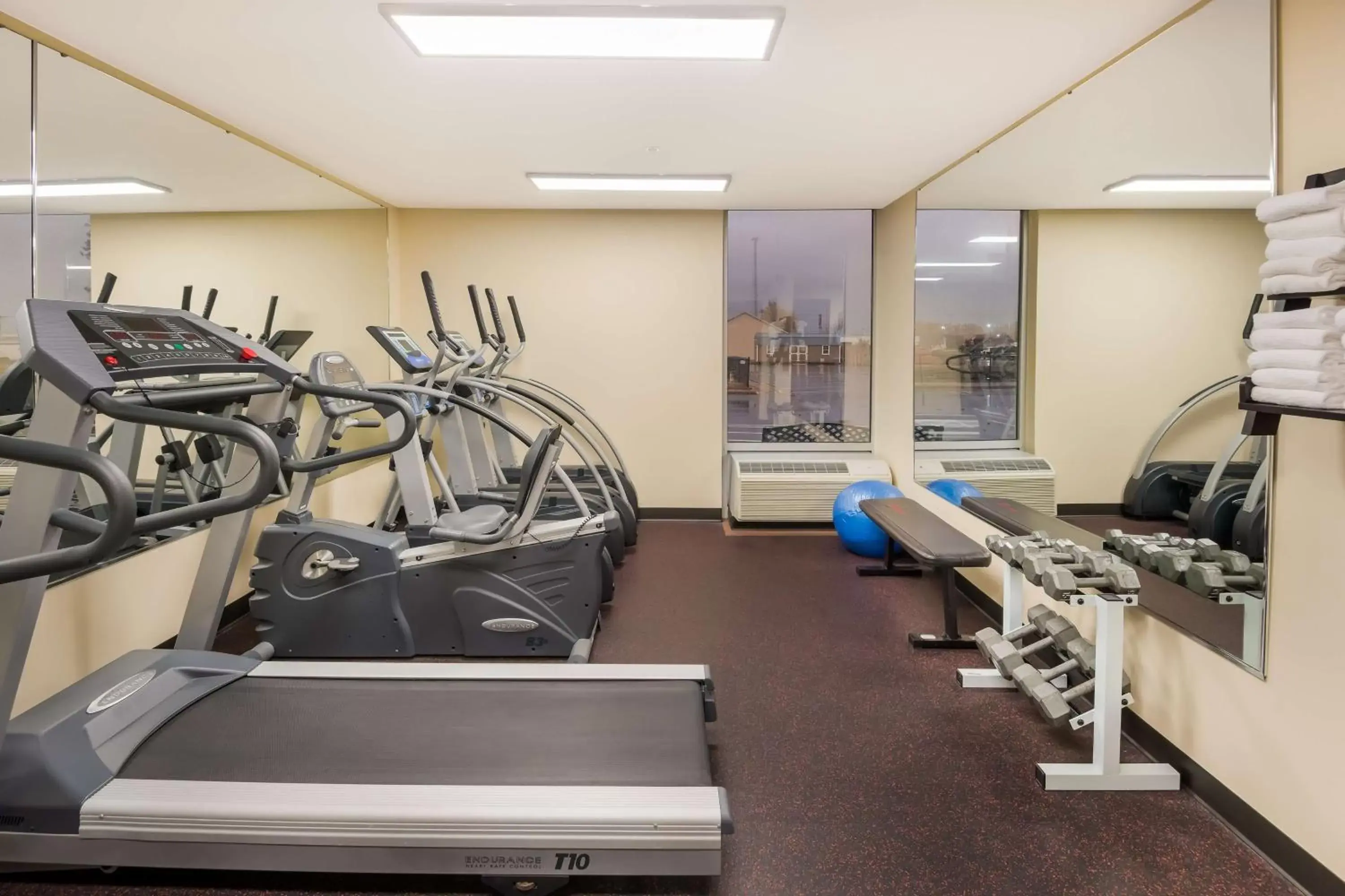 Fitness centre/facilities, Fitness Center/Facilities in SureStay Plus Hotel by Best Western Jasper