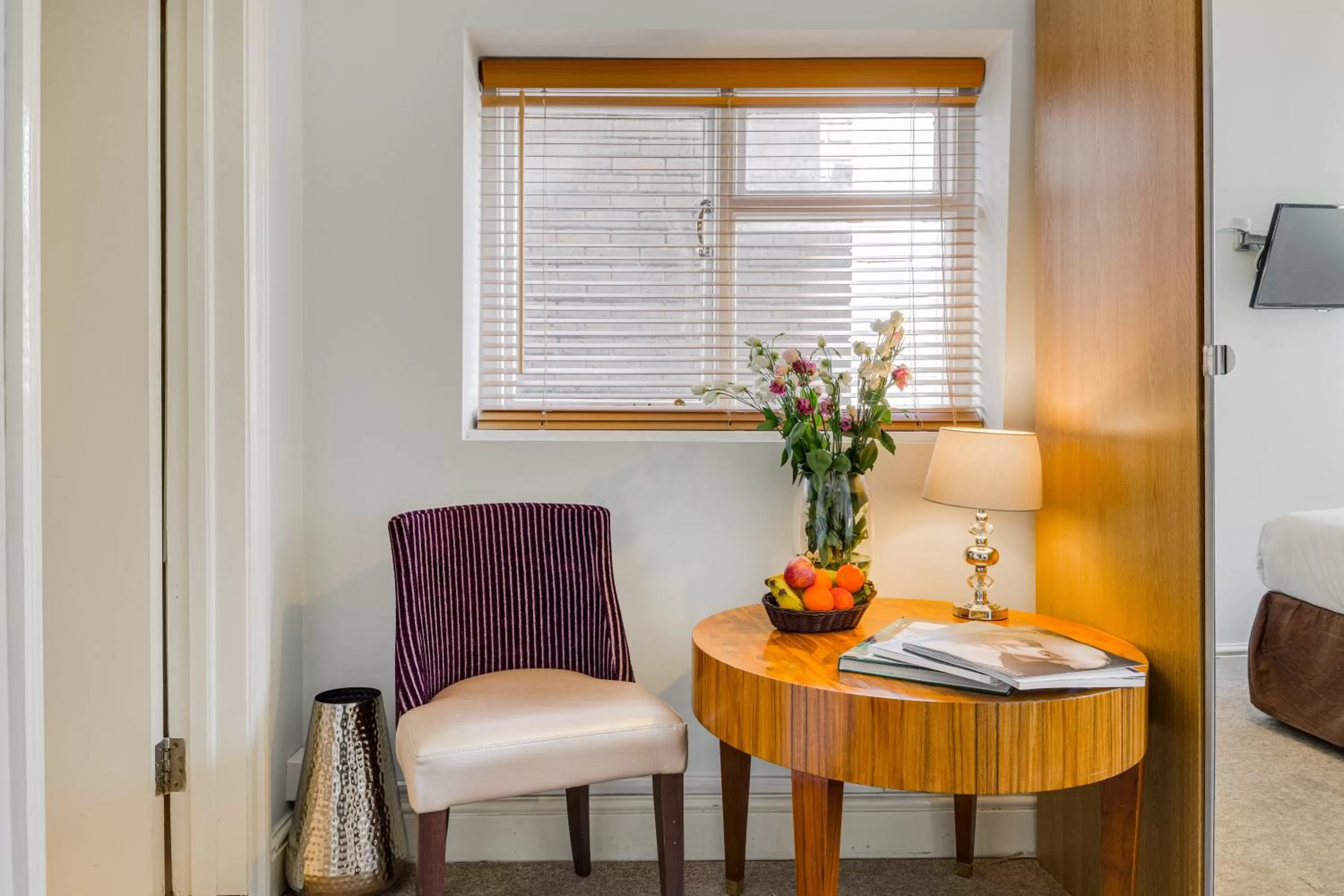 hair dresser in 1 Lexham Gardens Hotel