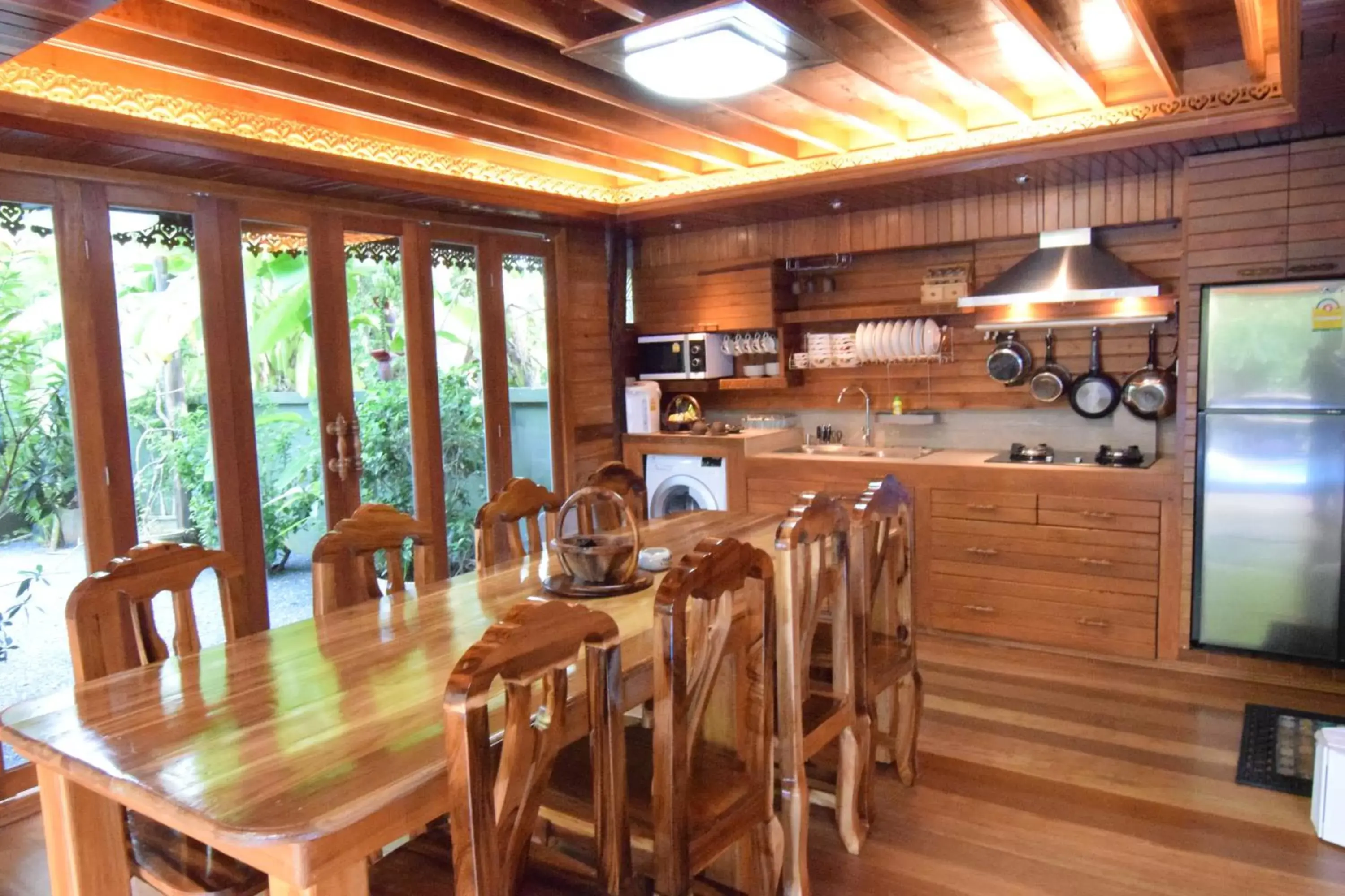 Kitchen or kitchenette, Restaurant/Places to Eat in Baan Habeebee Resort