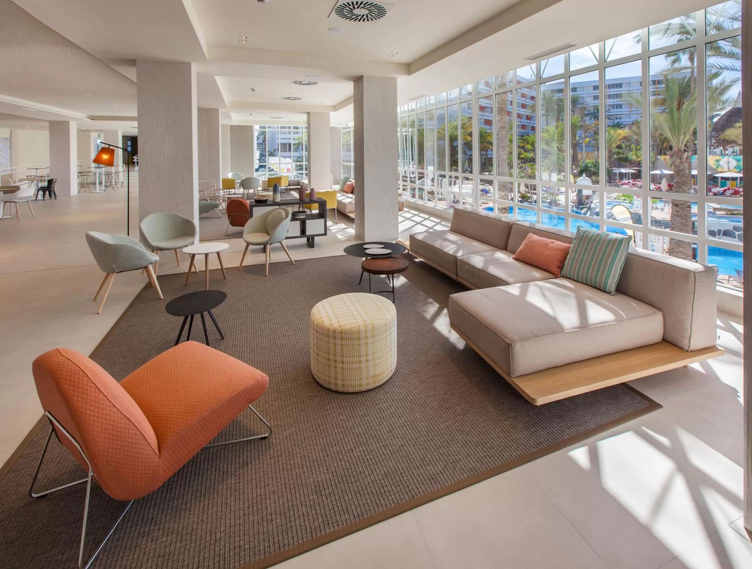 Living room in Abora Buenaventura by Lopesan Hotels