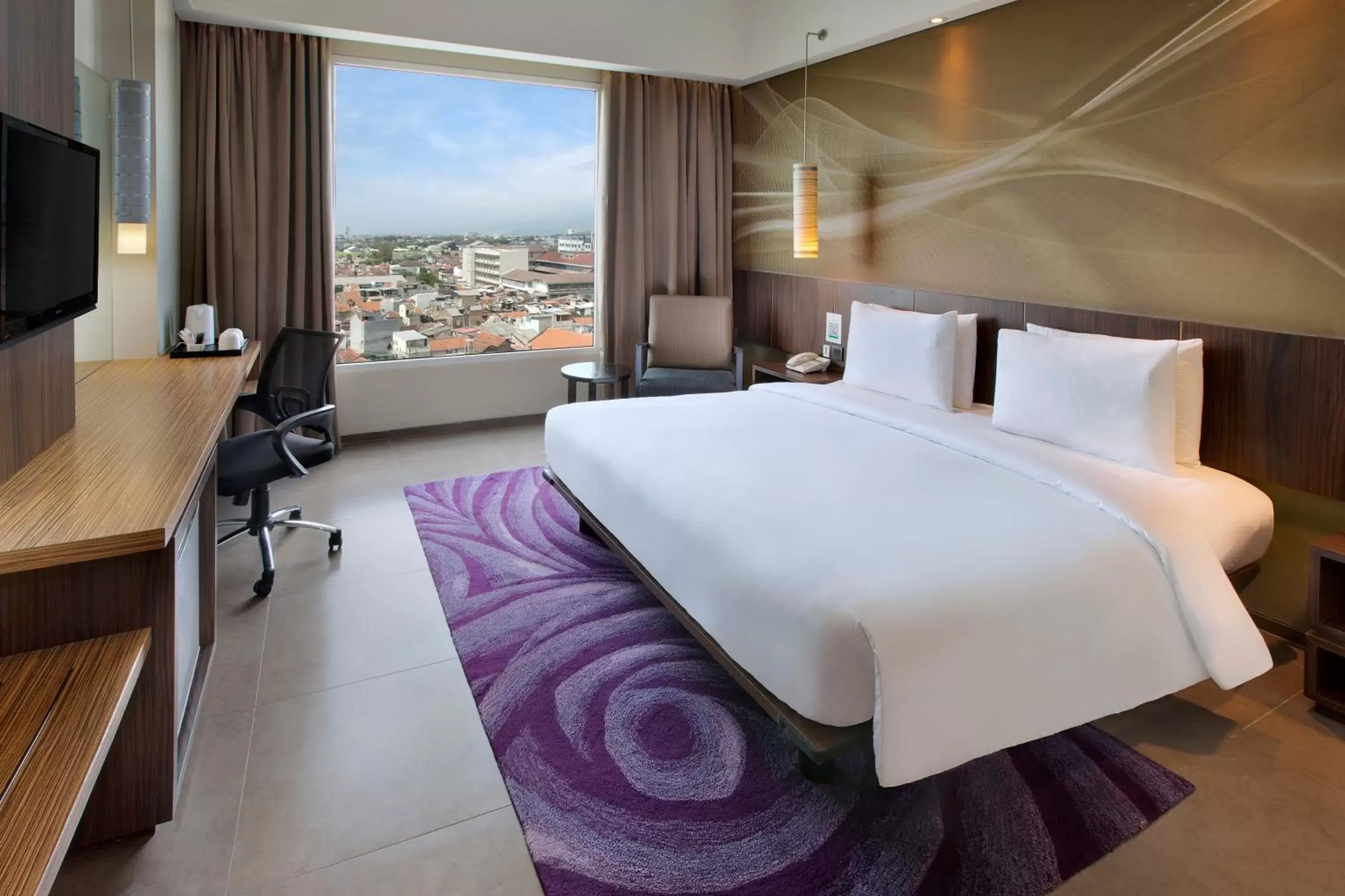 Bedroom, Bed in Holiday Inn Bandung Pasteur, an IHG Hotel