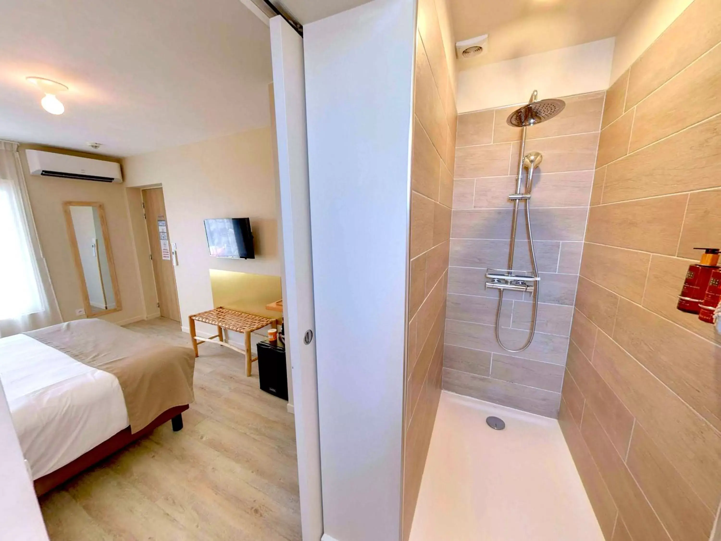 Photo of the whole room, Bathroom in Hôtel Le C - Boutique Hôtel