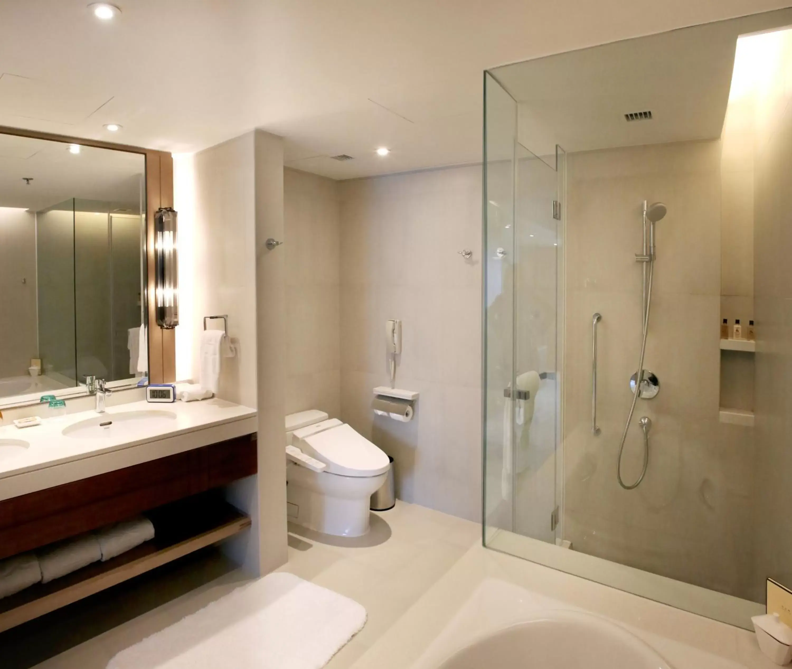 Bathroom in Shangri-La Qingdao - May Fourth Square