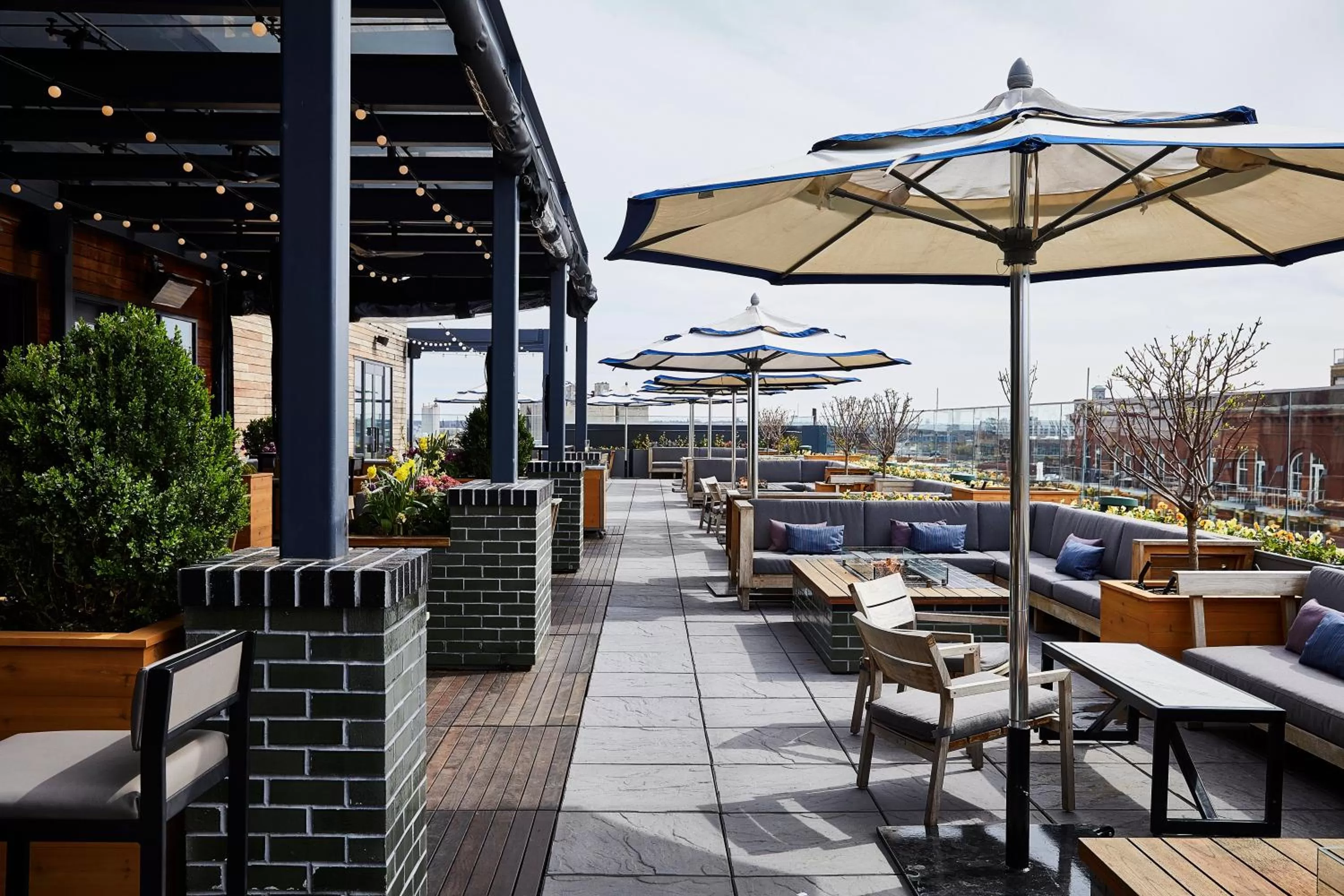 Restaurant/places to eat in Kimpton Journeyman Hotel by IHG