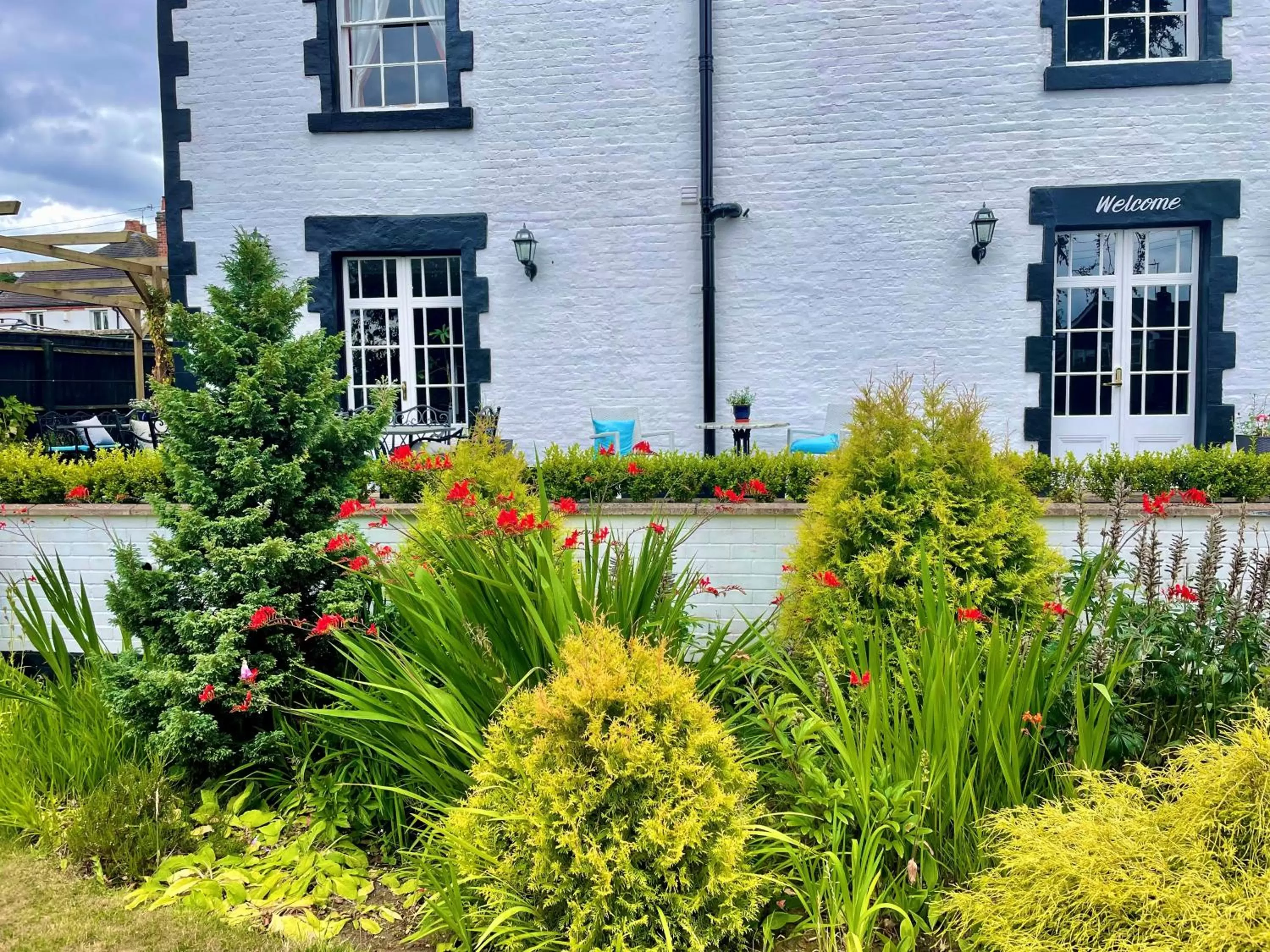 Garden in Eagle House - Award Winning B&B and Apartment