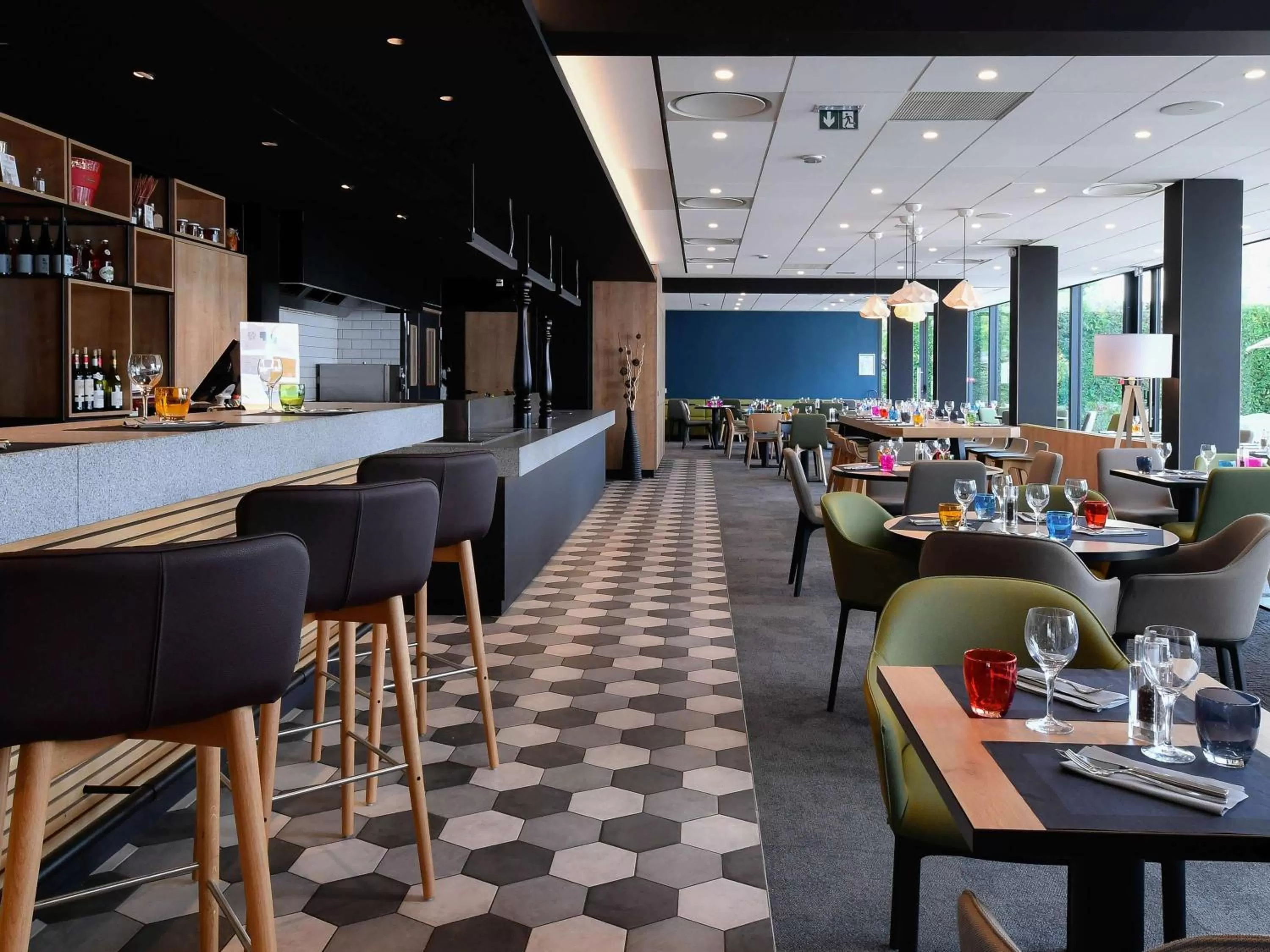 Restaurant/places to eat in Novotel Caen Côte de Nacre