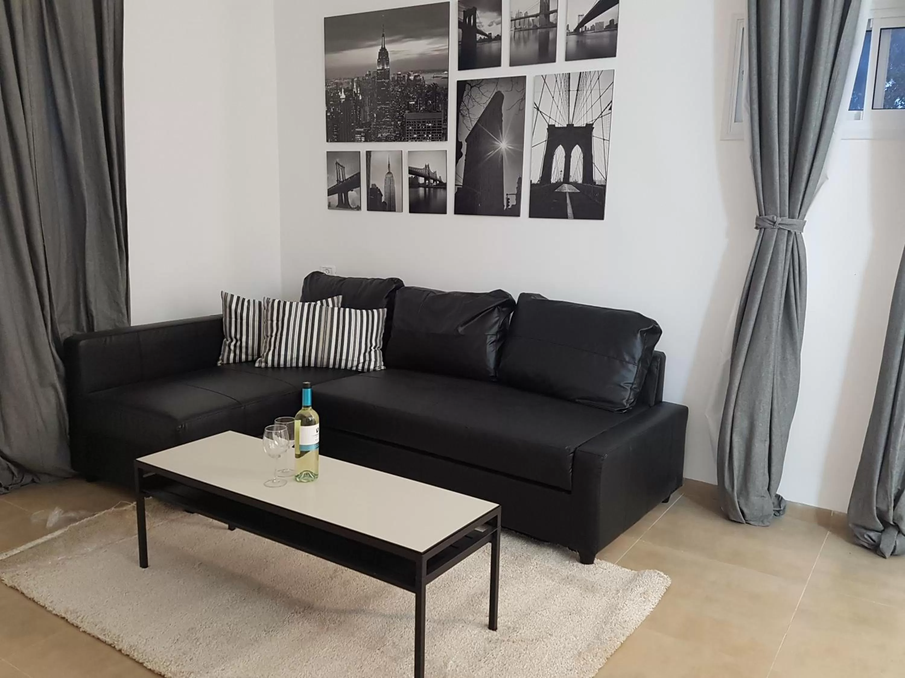 Living room in אבני החושן- Avnei Hoshen