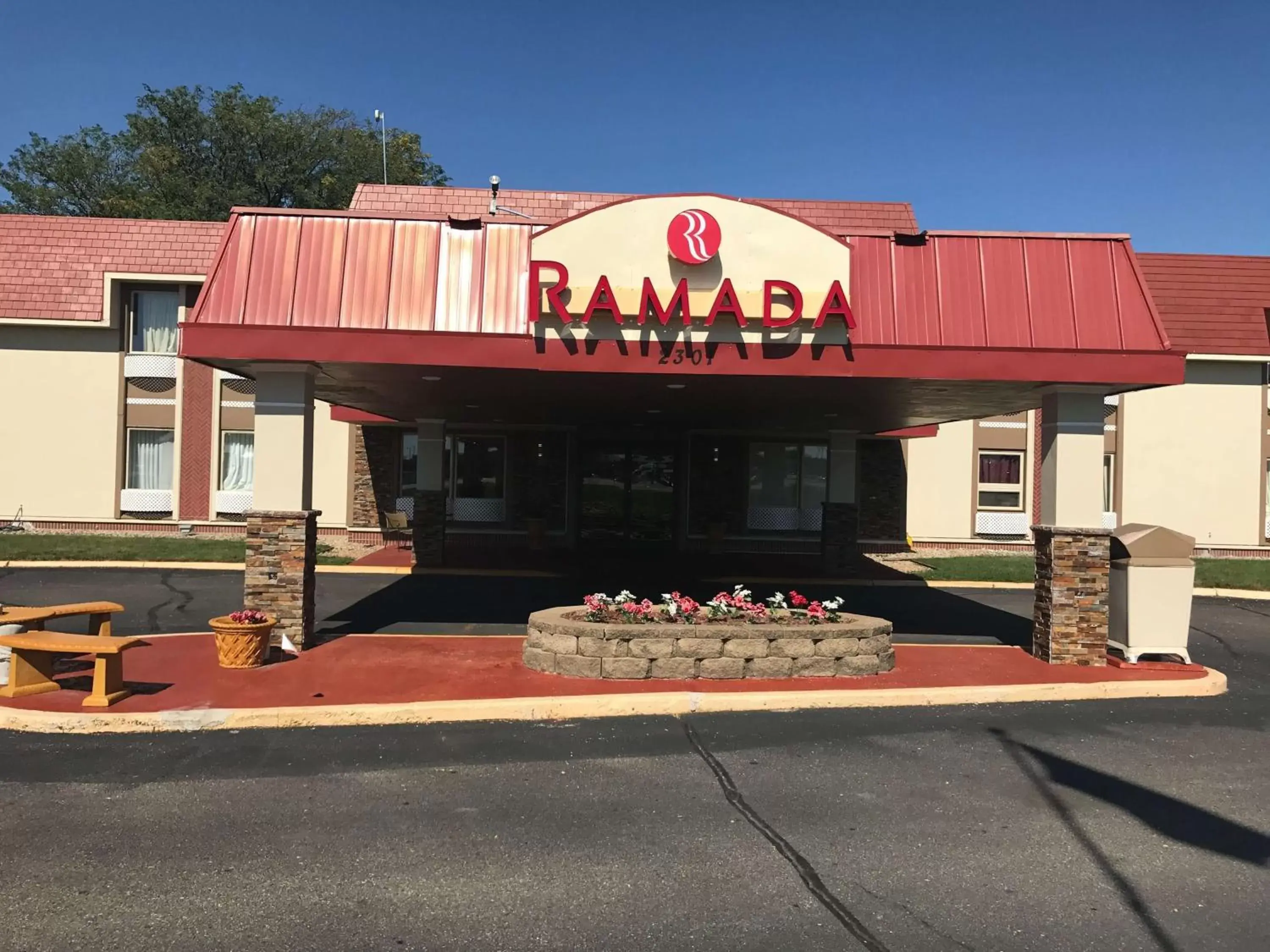 Property Building in Ramada by Wyndham Albert Lea