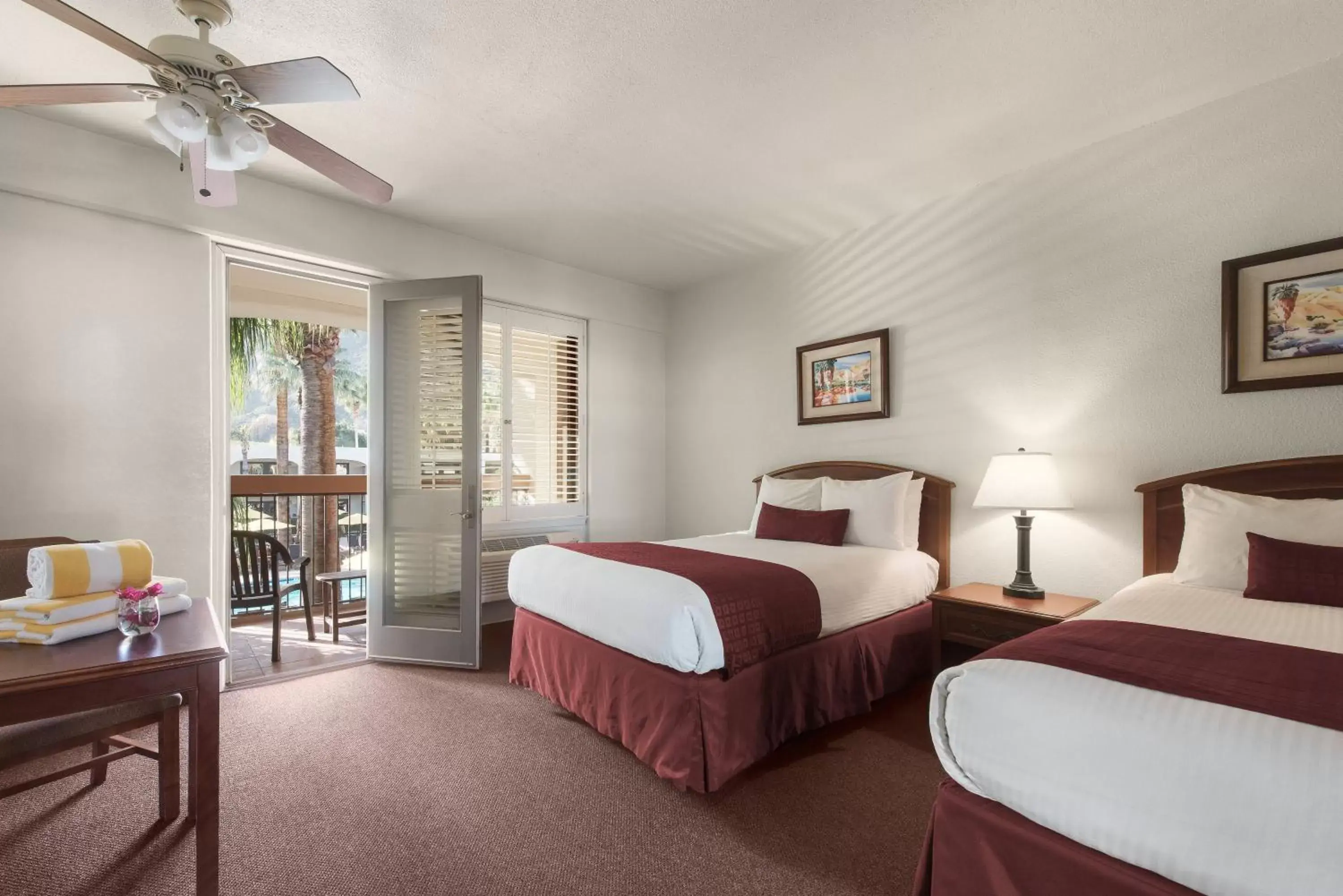 Photo of the whole room, Bed in Palm Mountain Resort & Spa