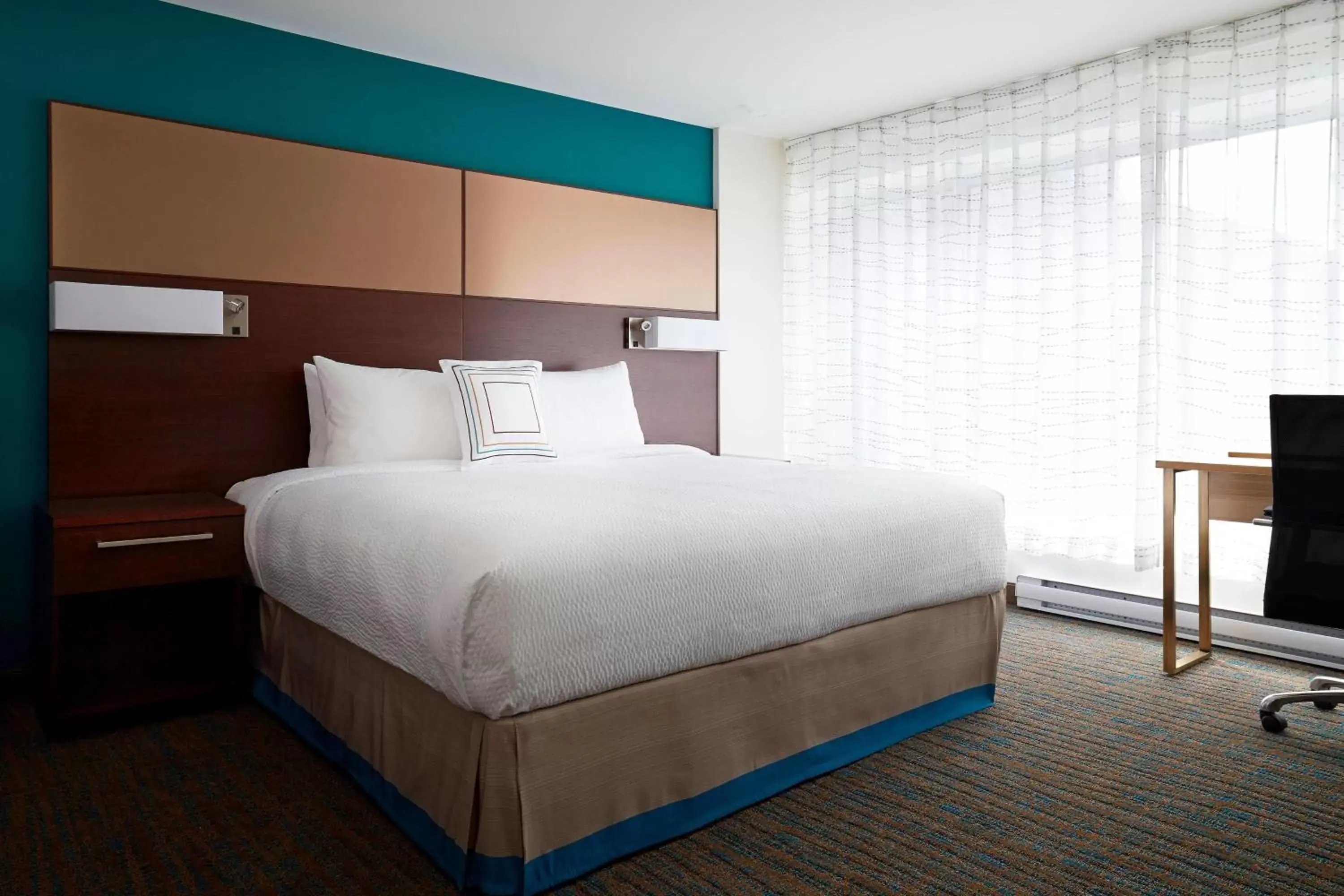 Photo of the whole room, Bed in Residence Inn by Marriott Montréal Downtown