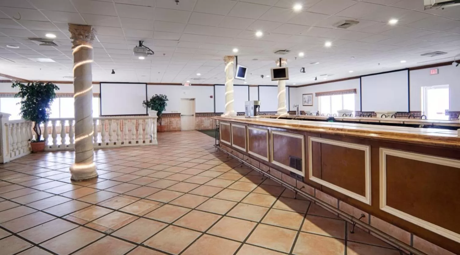 Area and facilities in Miami Gardens Inn & Suites
