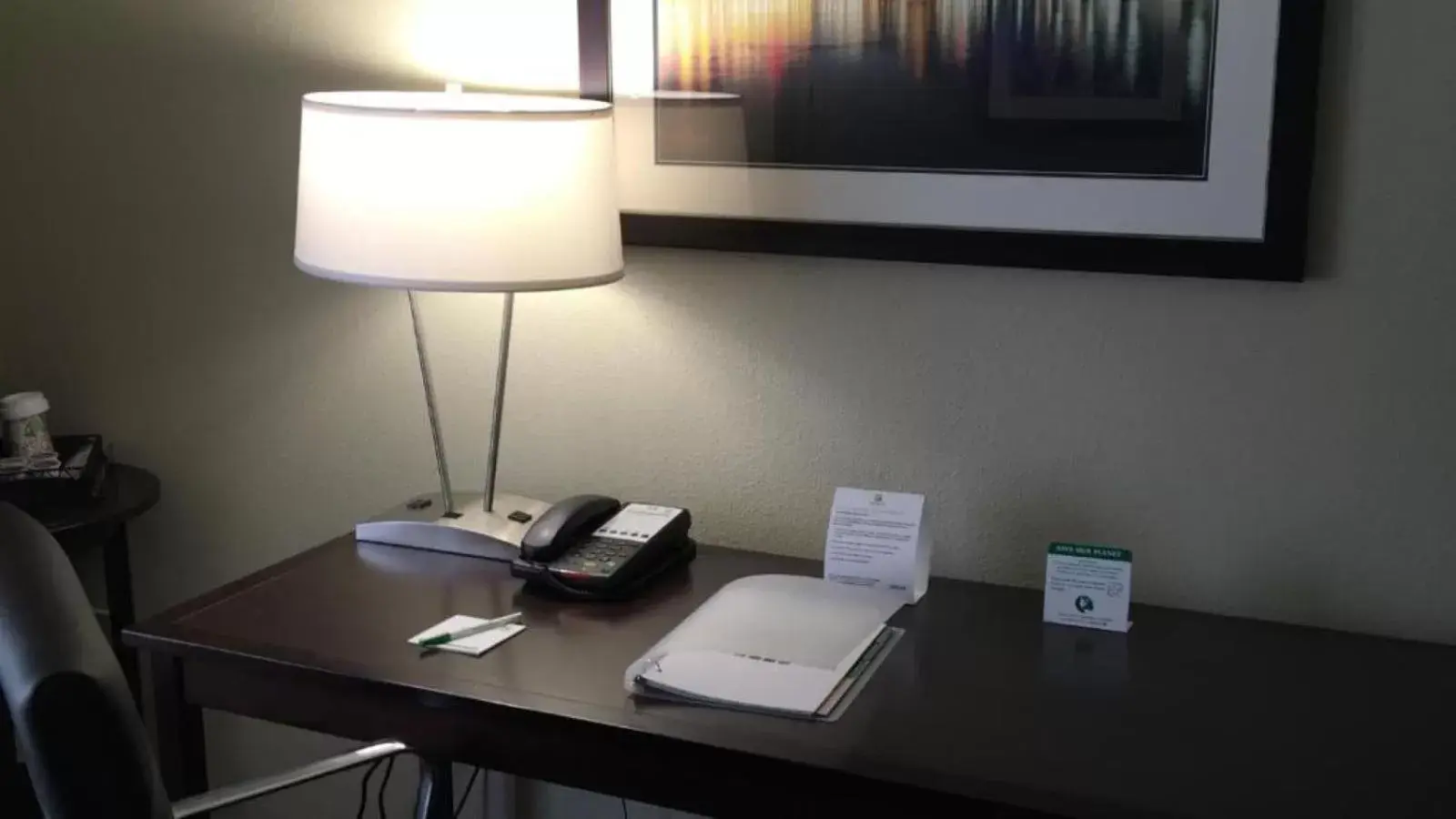 Bedroom, TV/Entertainment Center in Holiday Inn Harrisburg East, an IHG Hotel