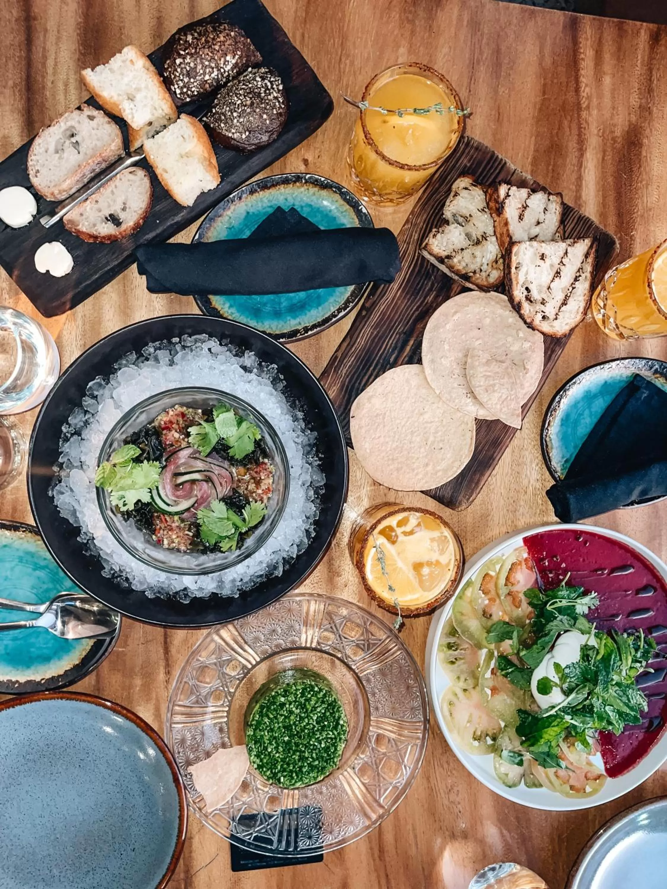 Restaurant/places to eat in Bahia Hotel & Beach House