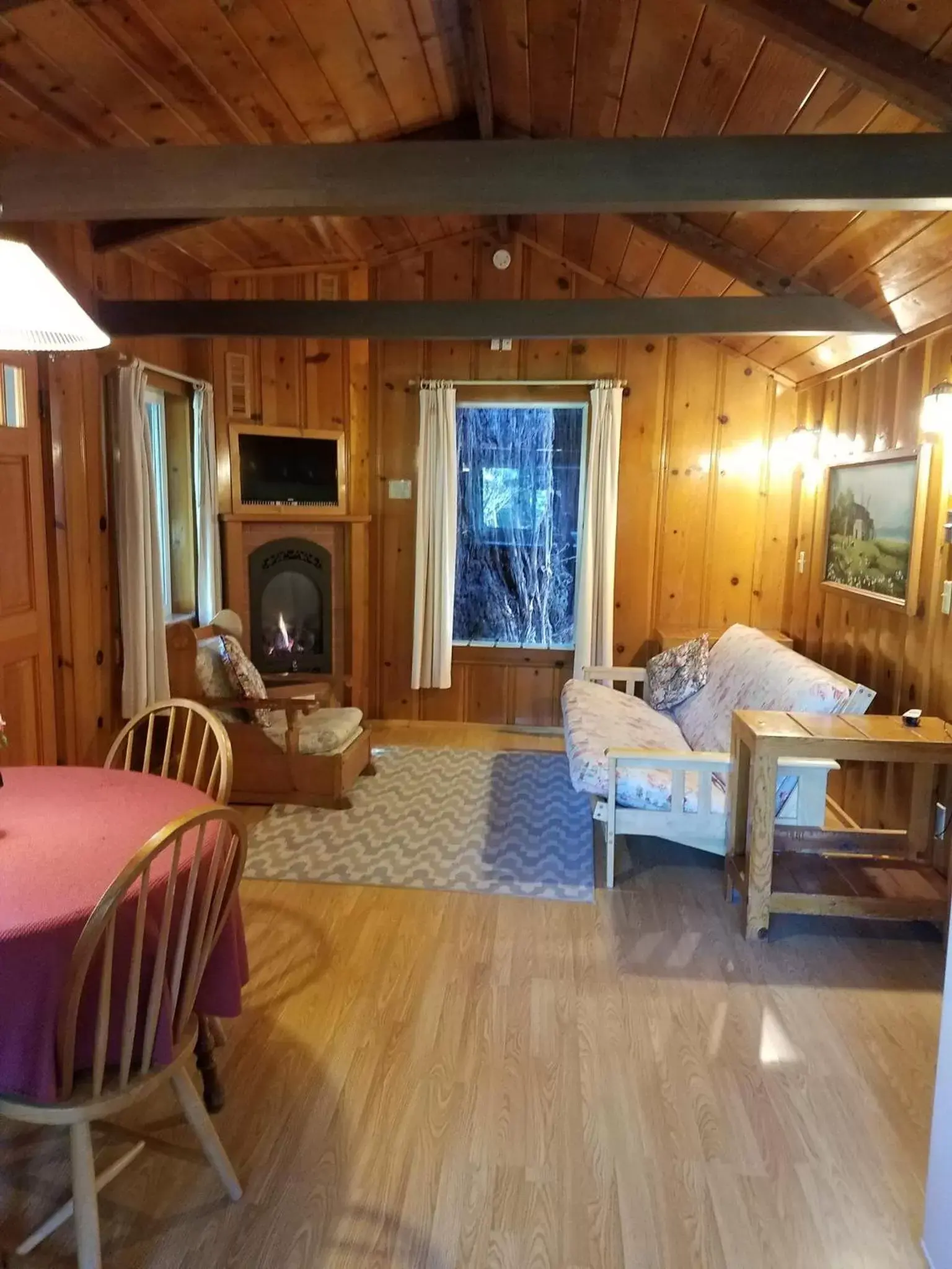 Living room, Seating Area in Fern River Resort