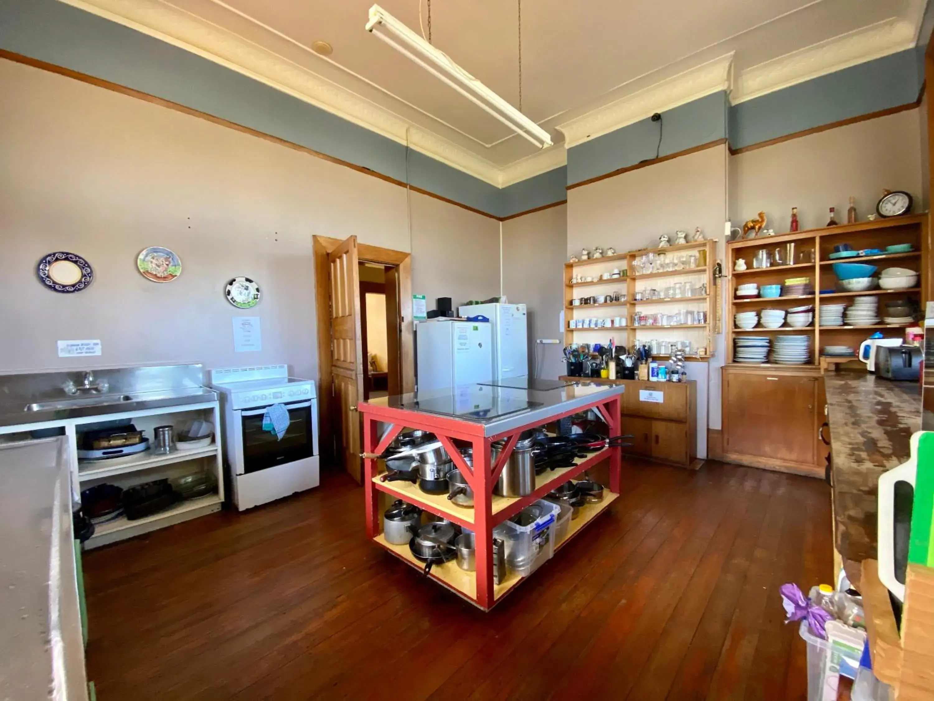 Communal kitchen in Noah's Ark Backpackers