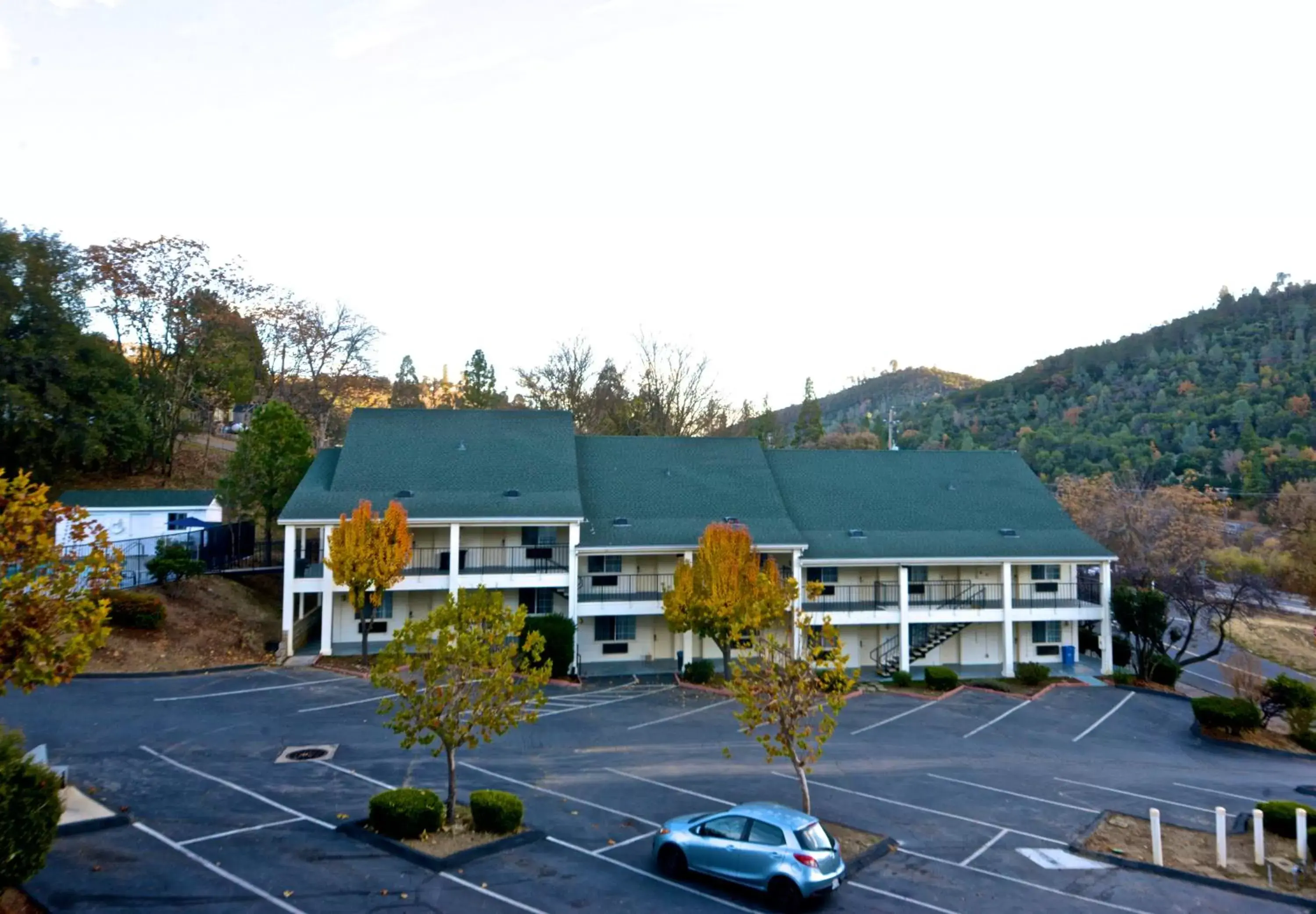 Property Building in Quality Inn Yosemite Valley Gateway