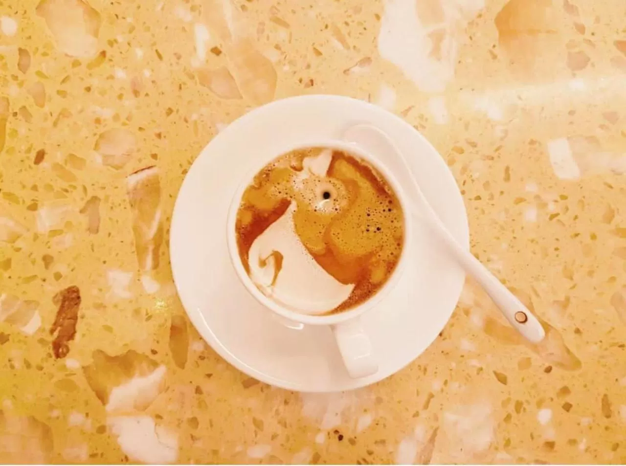 Food and drinks in Saigon Amigo Hotel