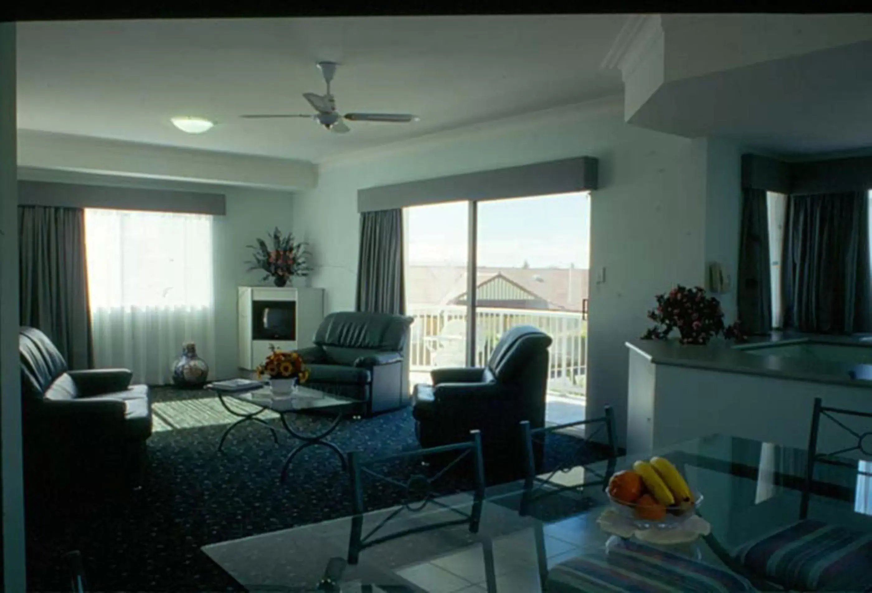 Living room, Seating Area in Runaway Bay Motor Inn