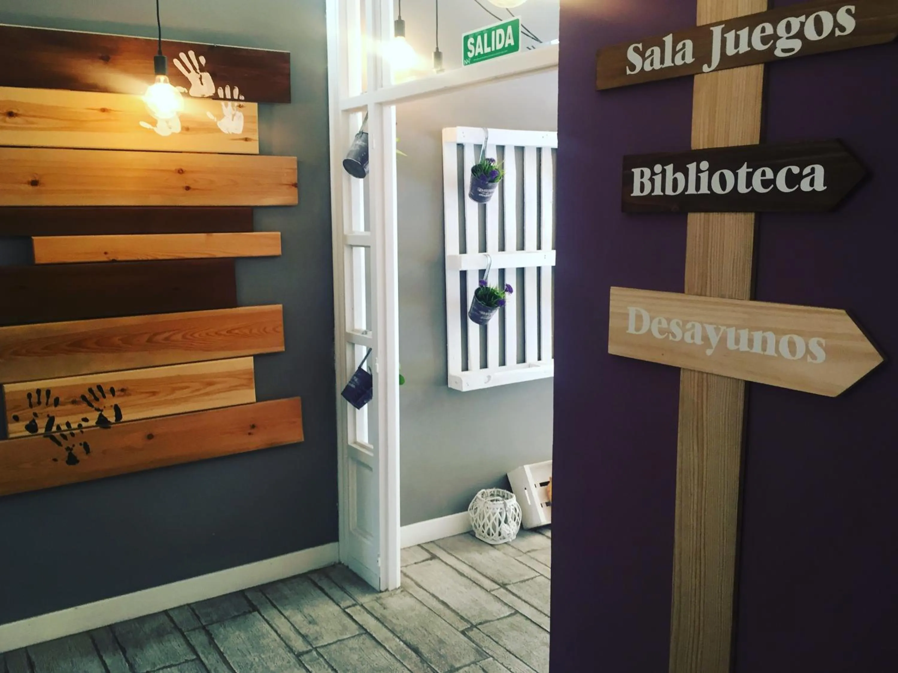 Lounge or bar in Le Vintage