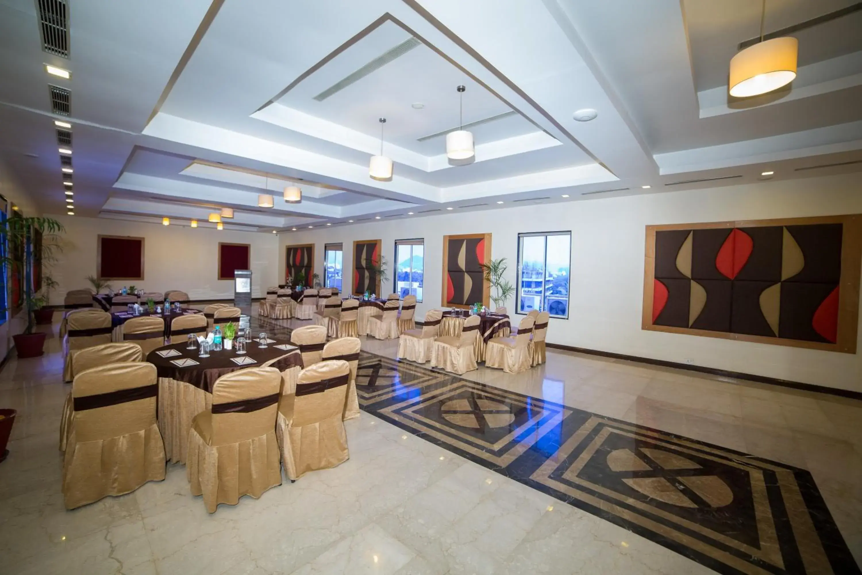 Meeting/conference room, Banquet Facilities in Amantra Comfort Hotel