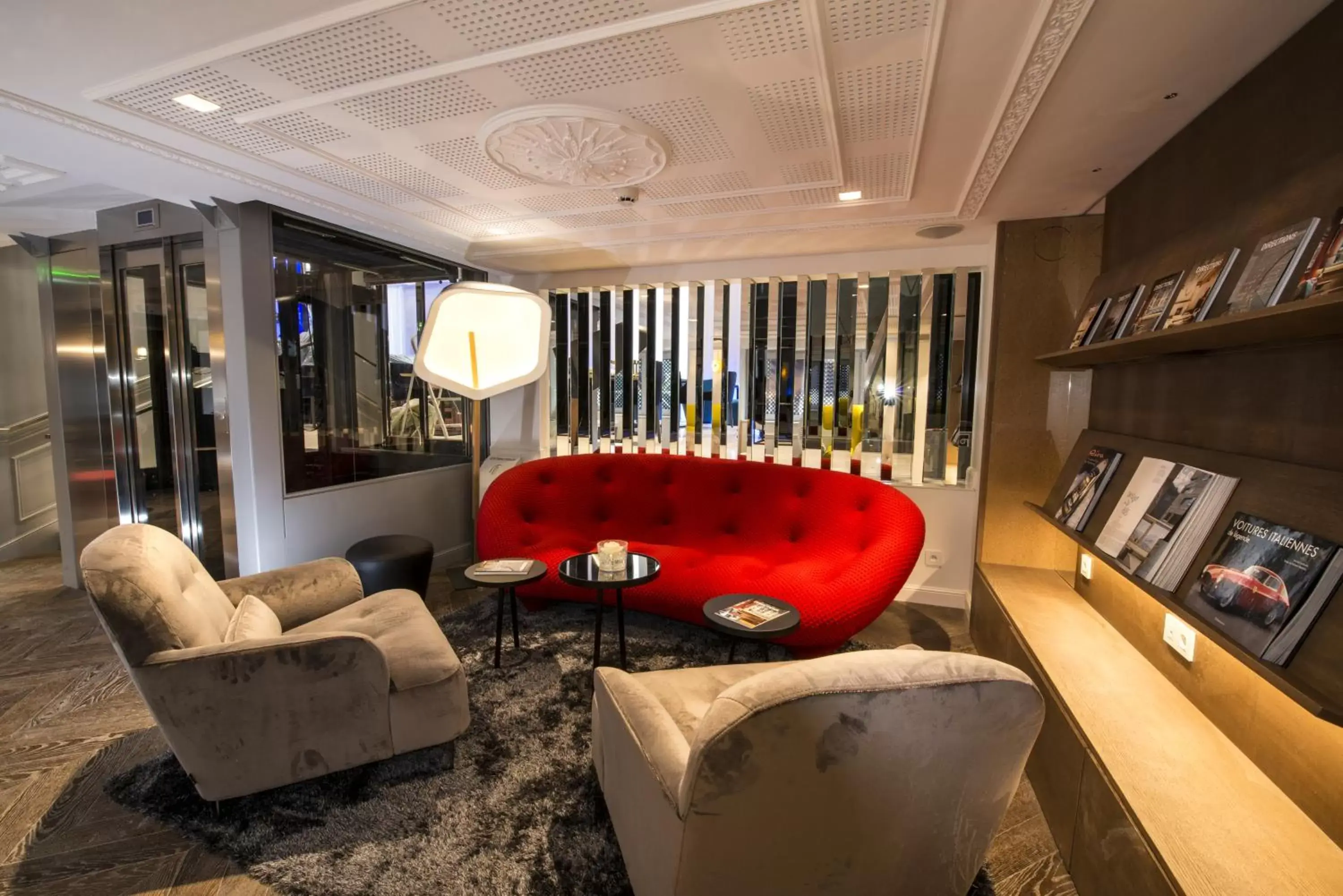 Communal lounge/ TV room, Lobby/Reception in Vertigo, a Member of Design Hotels