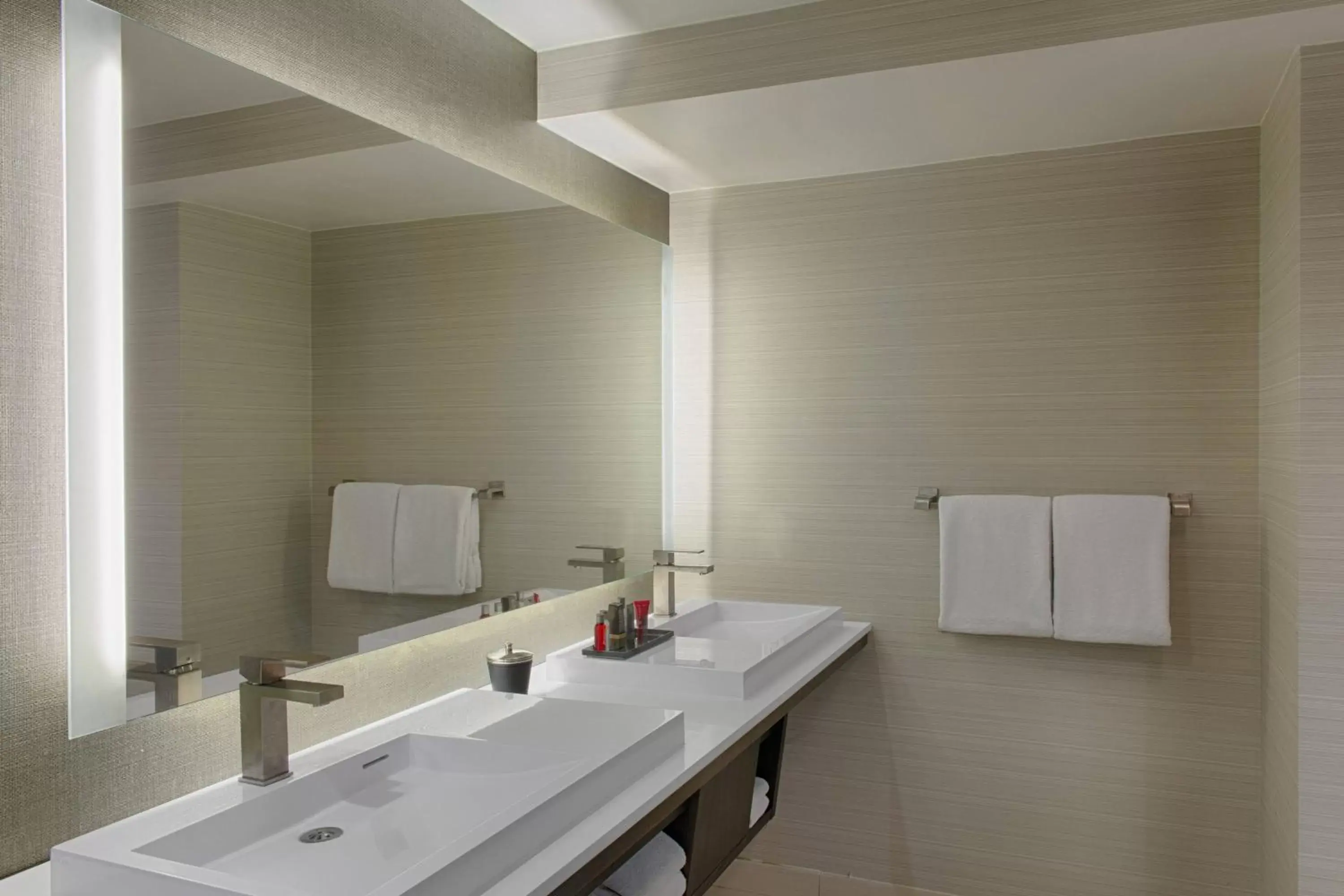 Bathroom in Sawgrass Marriott Golf Resort & Spa