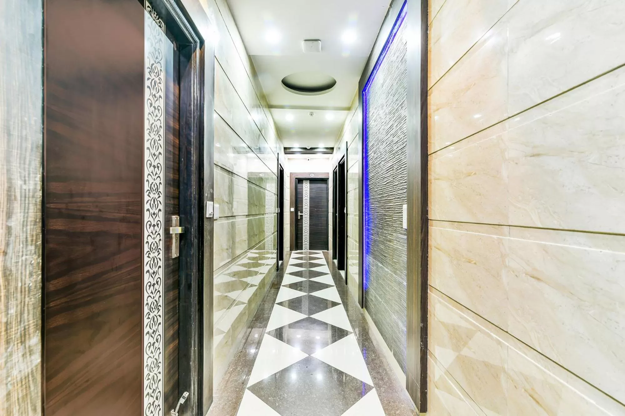 Lobby or reception, Bathroom in FabHotel KS