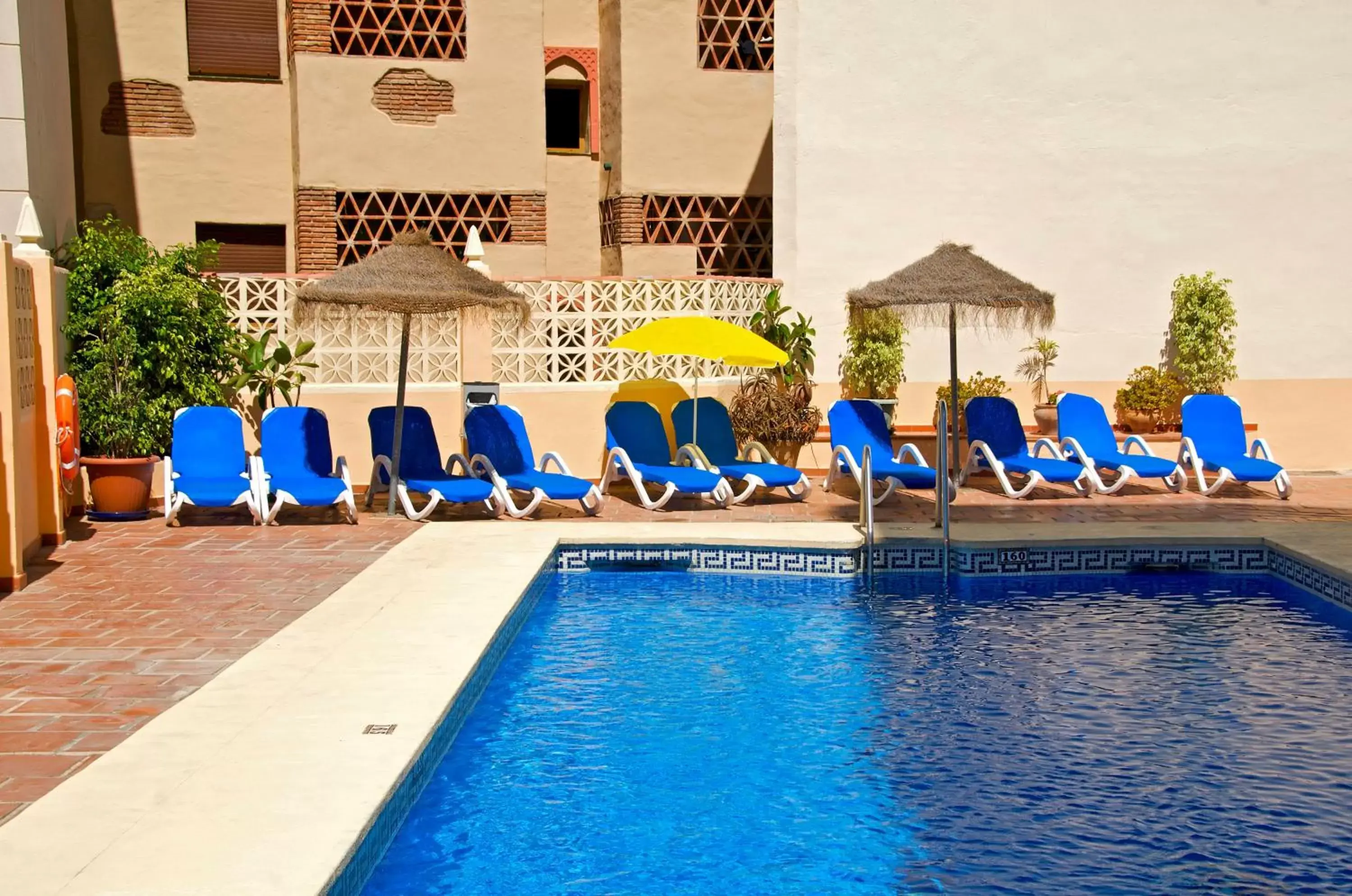 Swimming pool in Ona Las Rampas Swimming pool in Ona Las Rampas