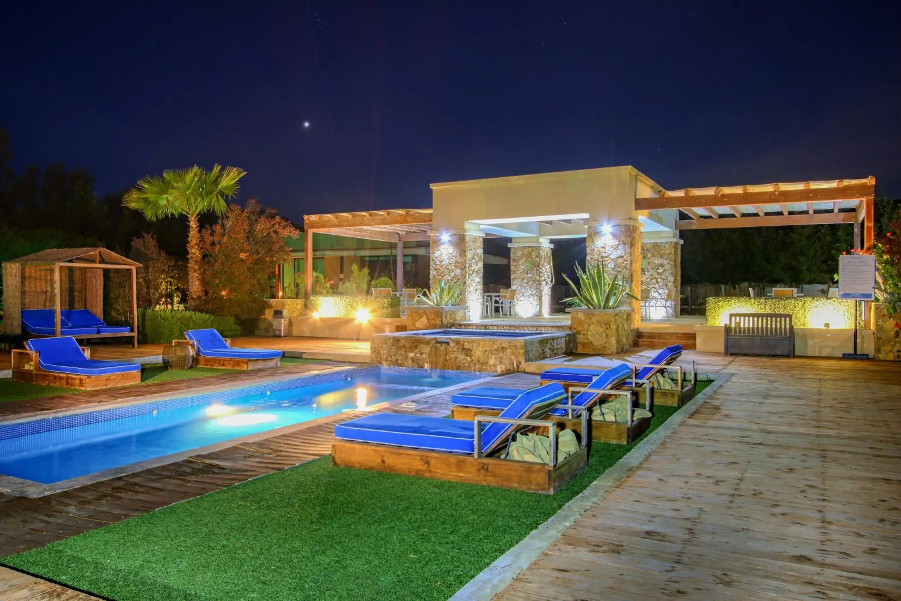 Swimming pool, Property Building in Hotel Boutique Valle de Guadalupe