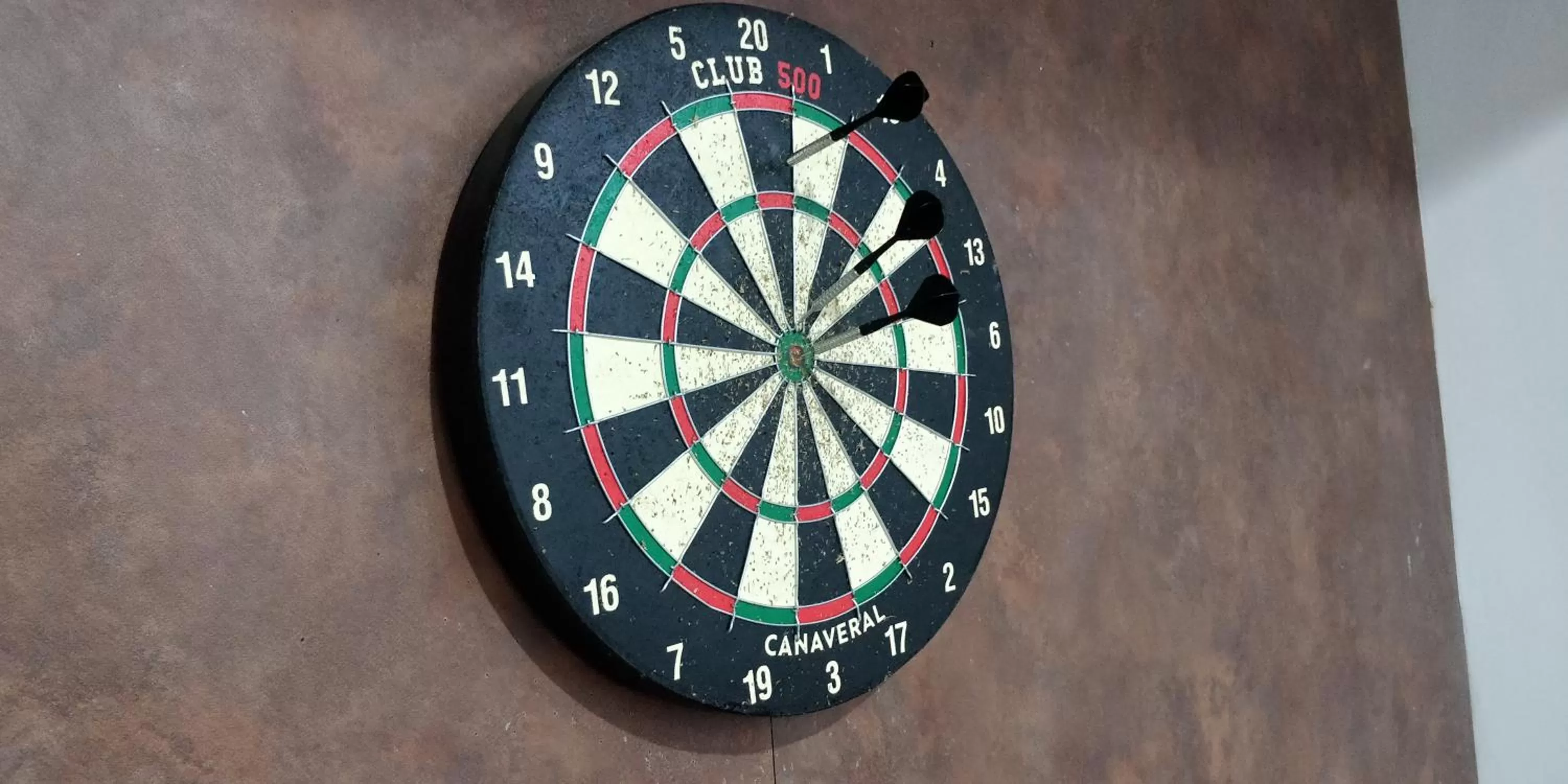 Darts in Shivas Gateway