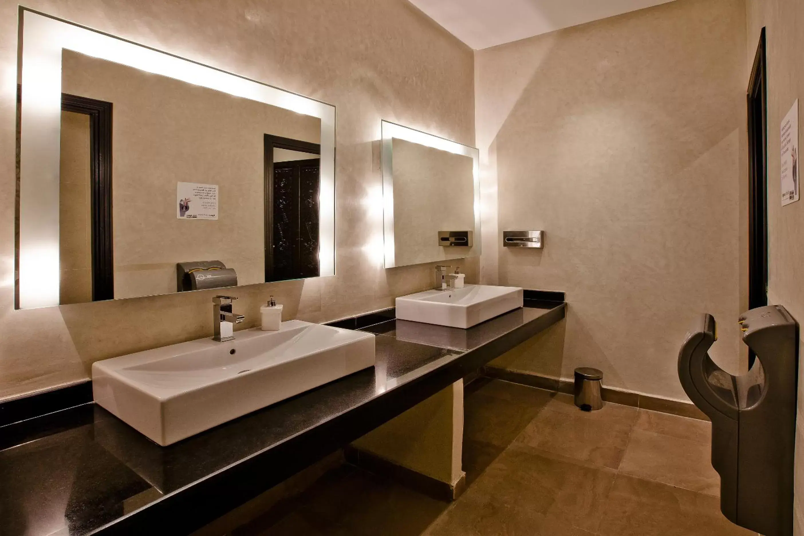 Toilet, Bathroom in Hotel Lawrence d'Arabie