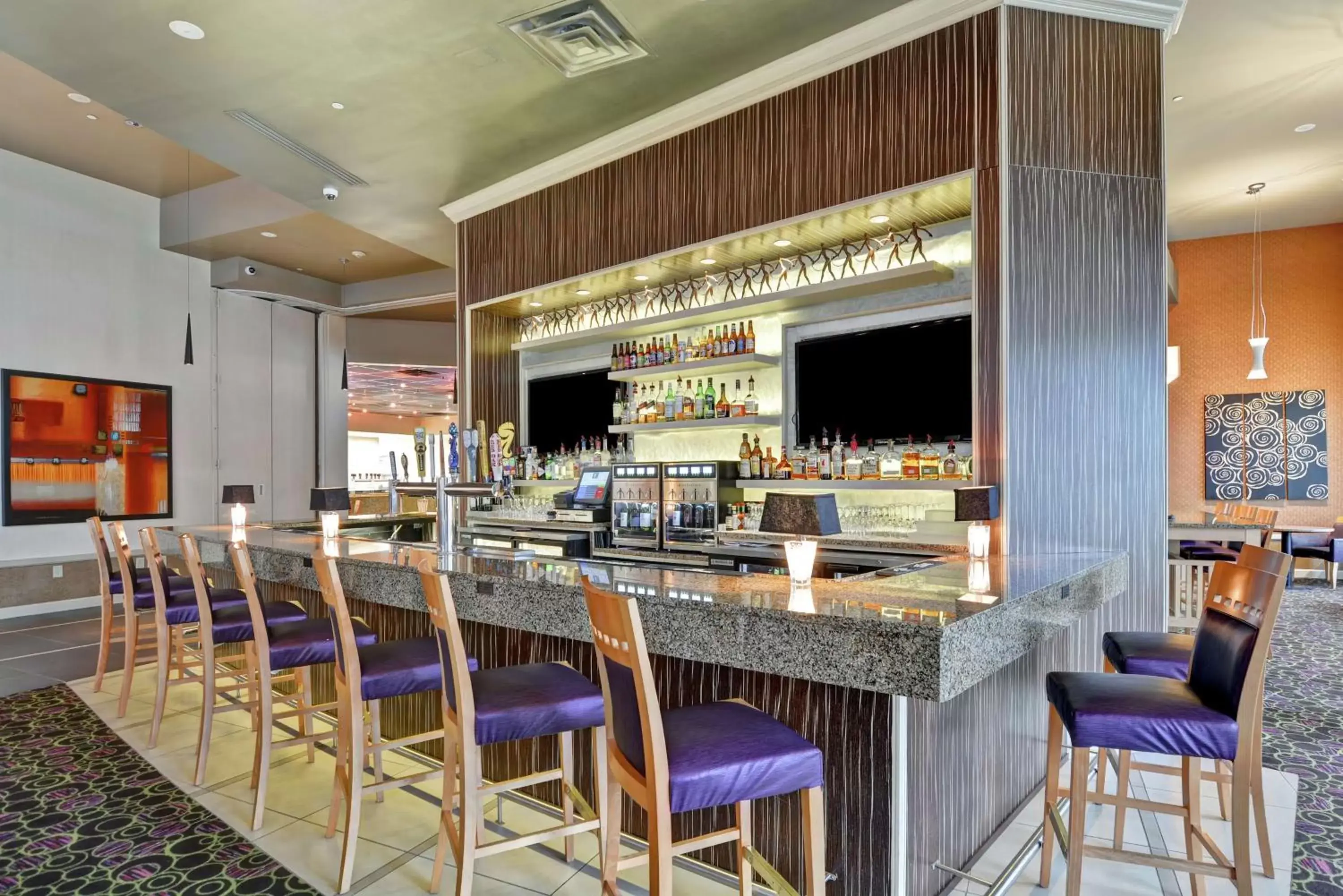 Lounge or bar, Restaurant/Places to Eat in Embassy Suites by Hilton Raleigh Durham Airport Brier Creek