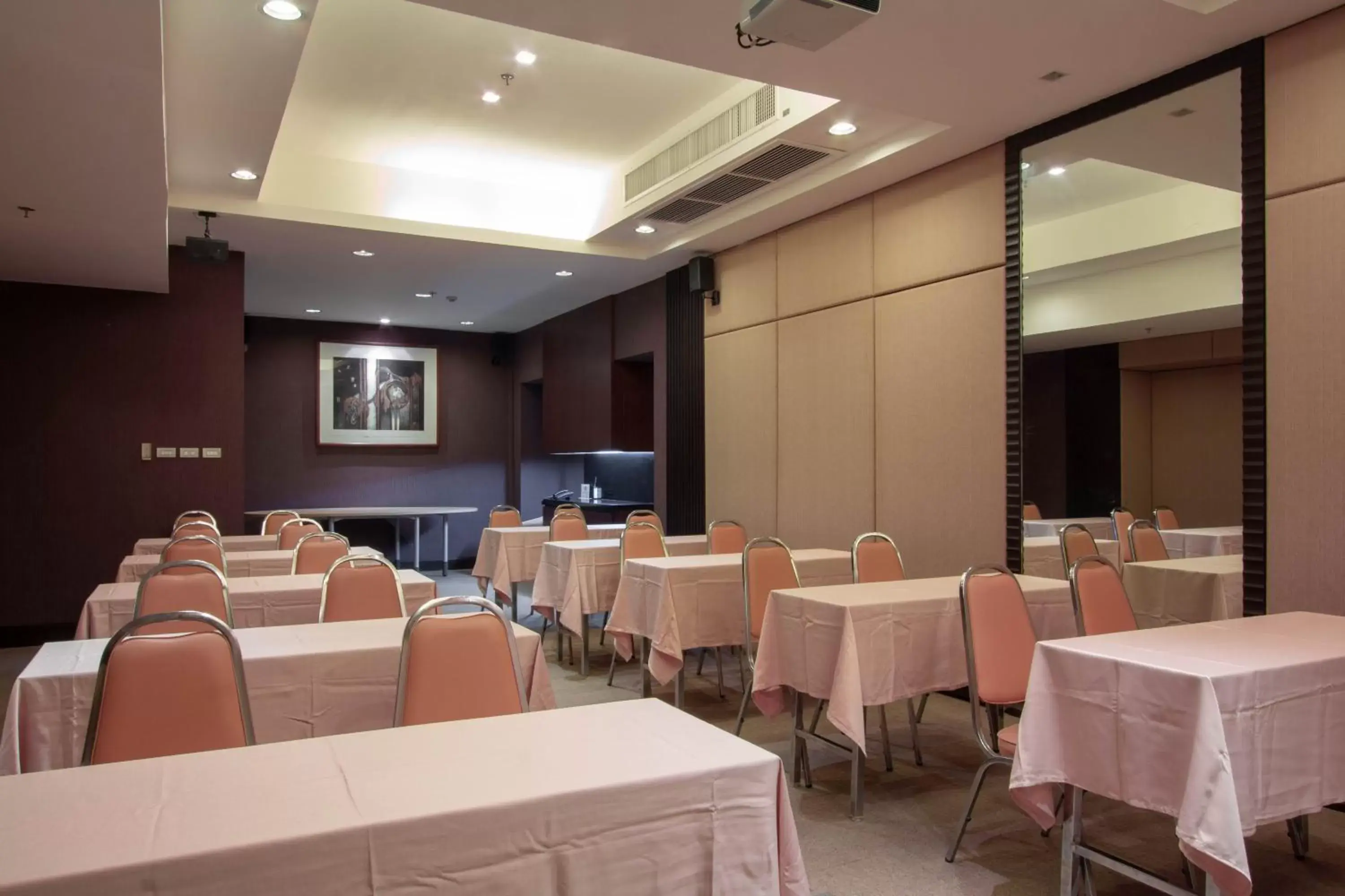 Meeting/conference room in Lily Hotel Bangkok
