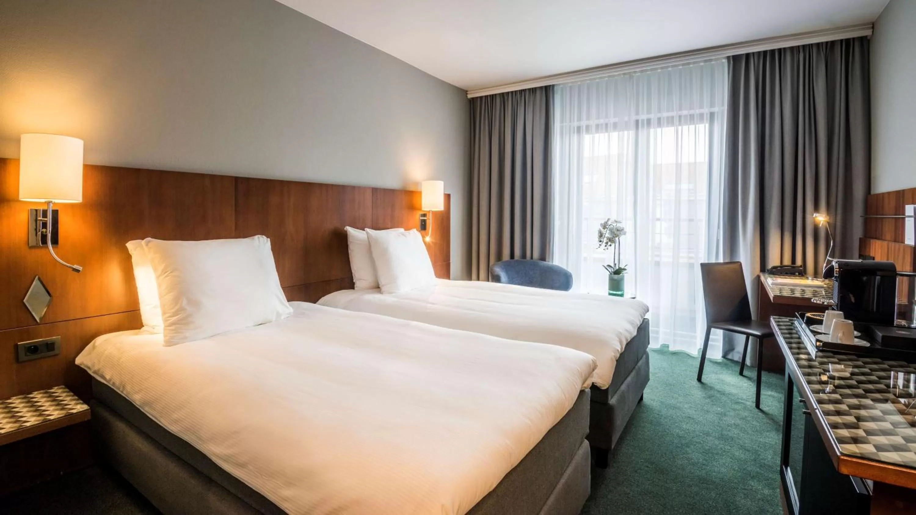 Photo of the whole room, Bed in NH Brussels EU Berlaymont