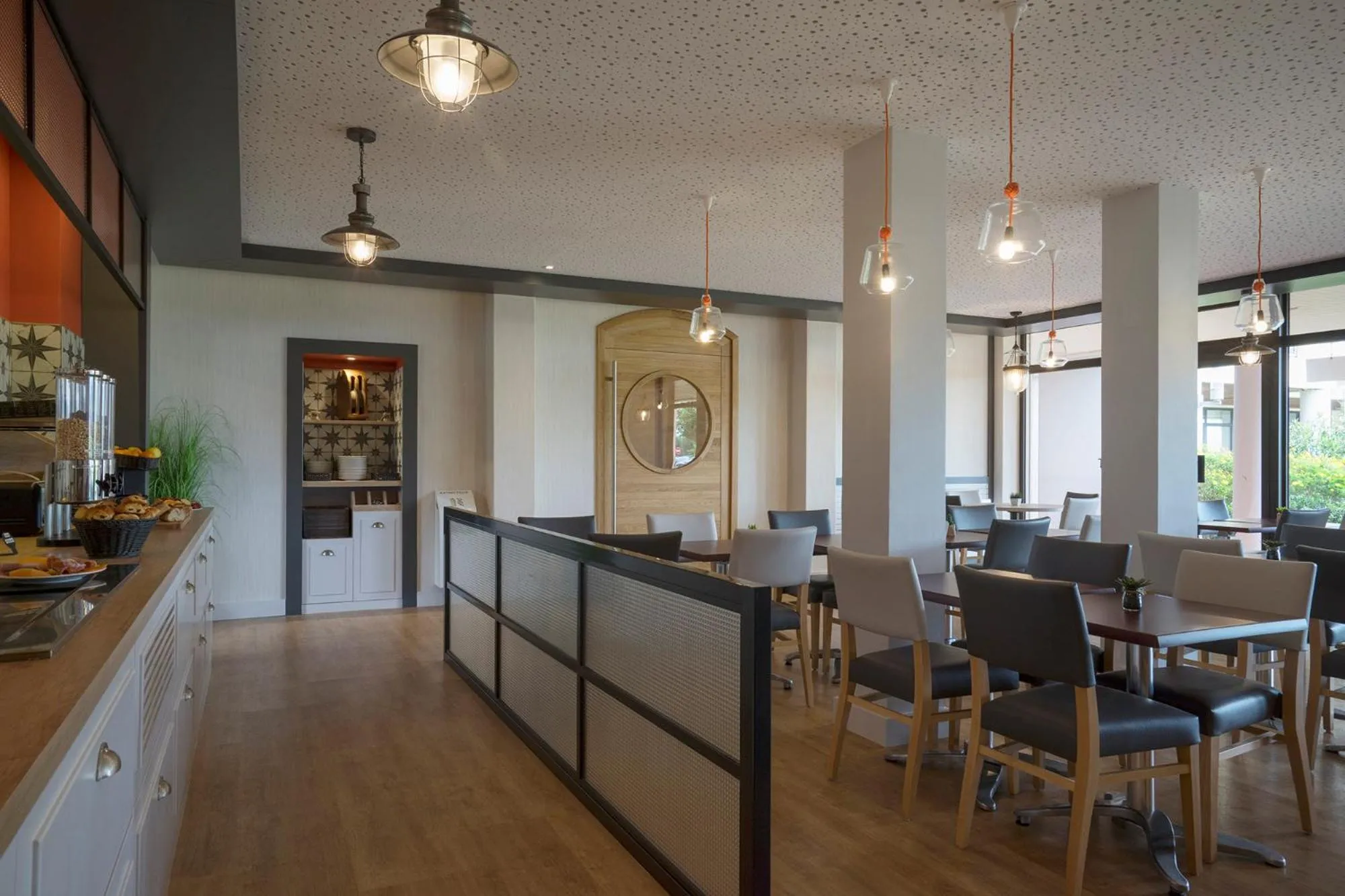 Breakfast in The Originals Boutique, Hôtel Admiral's, Les Sables-d'Olonne