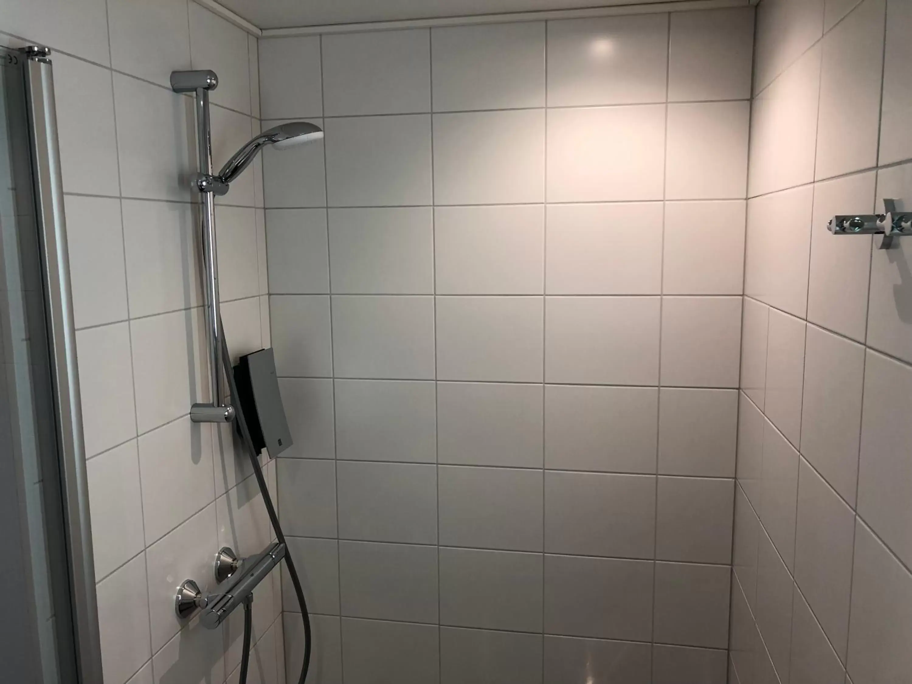 Shower, Bathroom in Pilot Airport Hotel