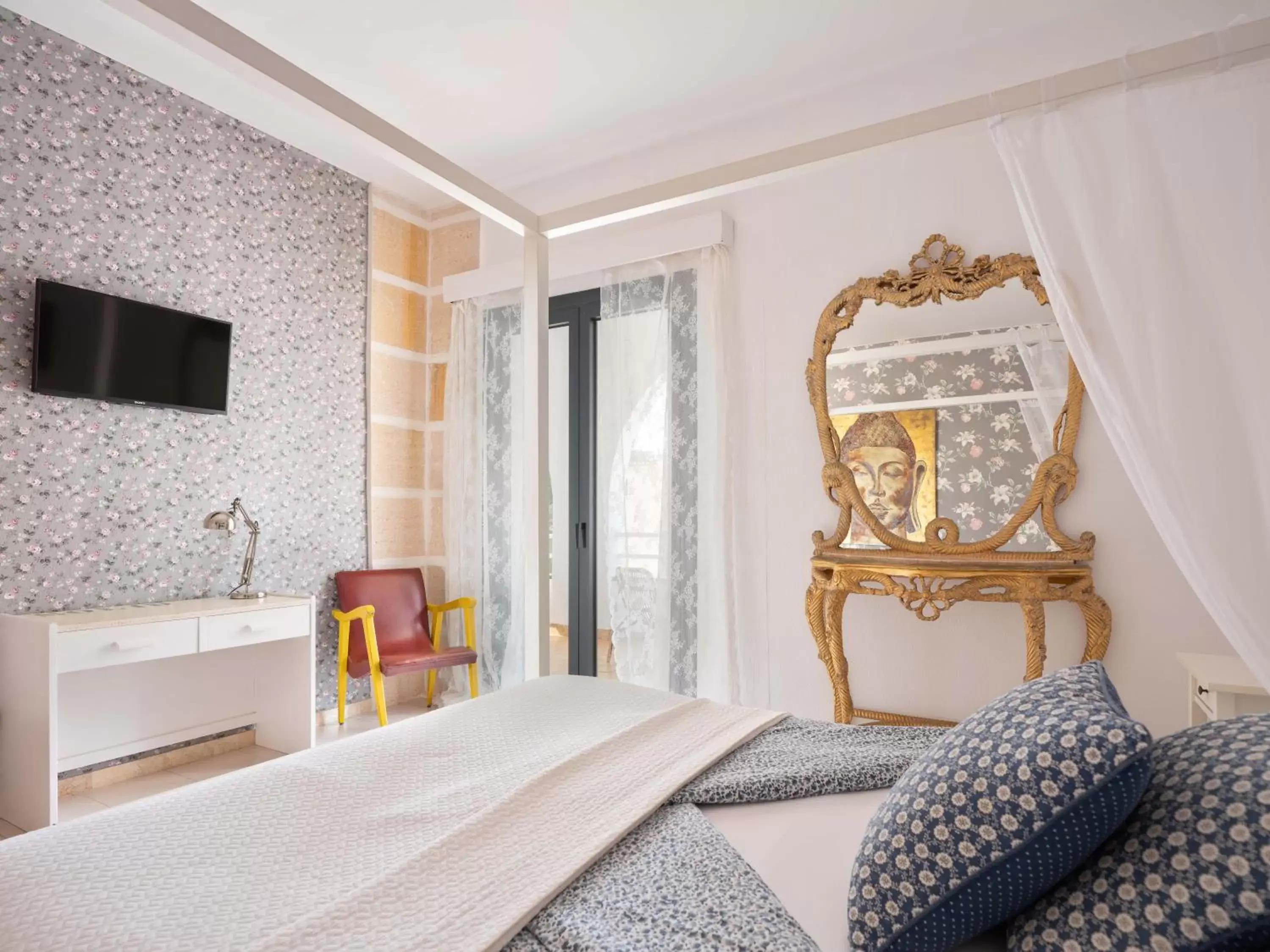 Bed in Bella Colina I Vintage Hotel 1953 Bed in Bella Colina I Vintage Hotel 1953