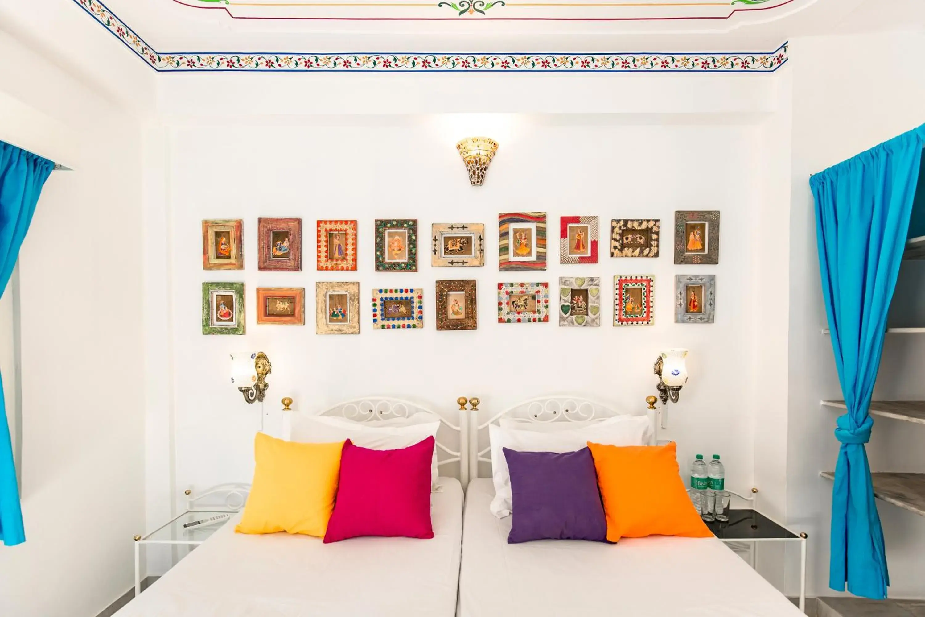 Bed in goSTOPS Udaipur - Rooms & Dorms