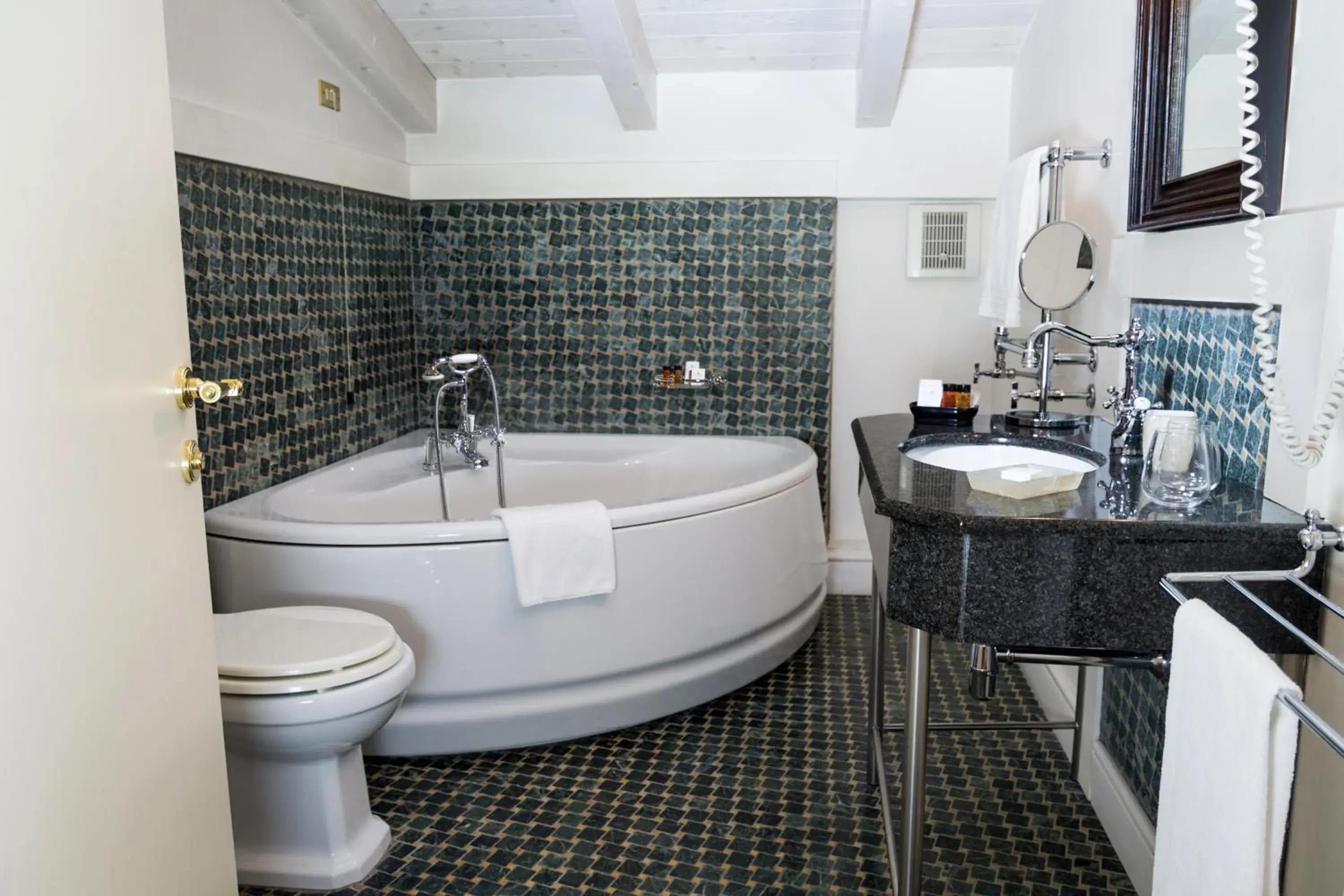 Bathroom in Hotel Terranobile Metaresort