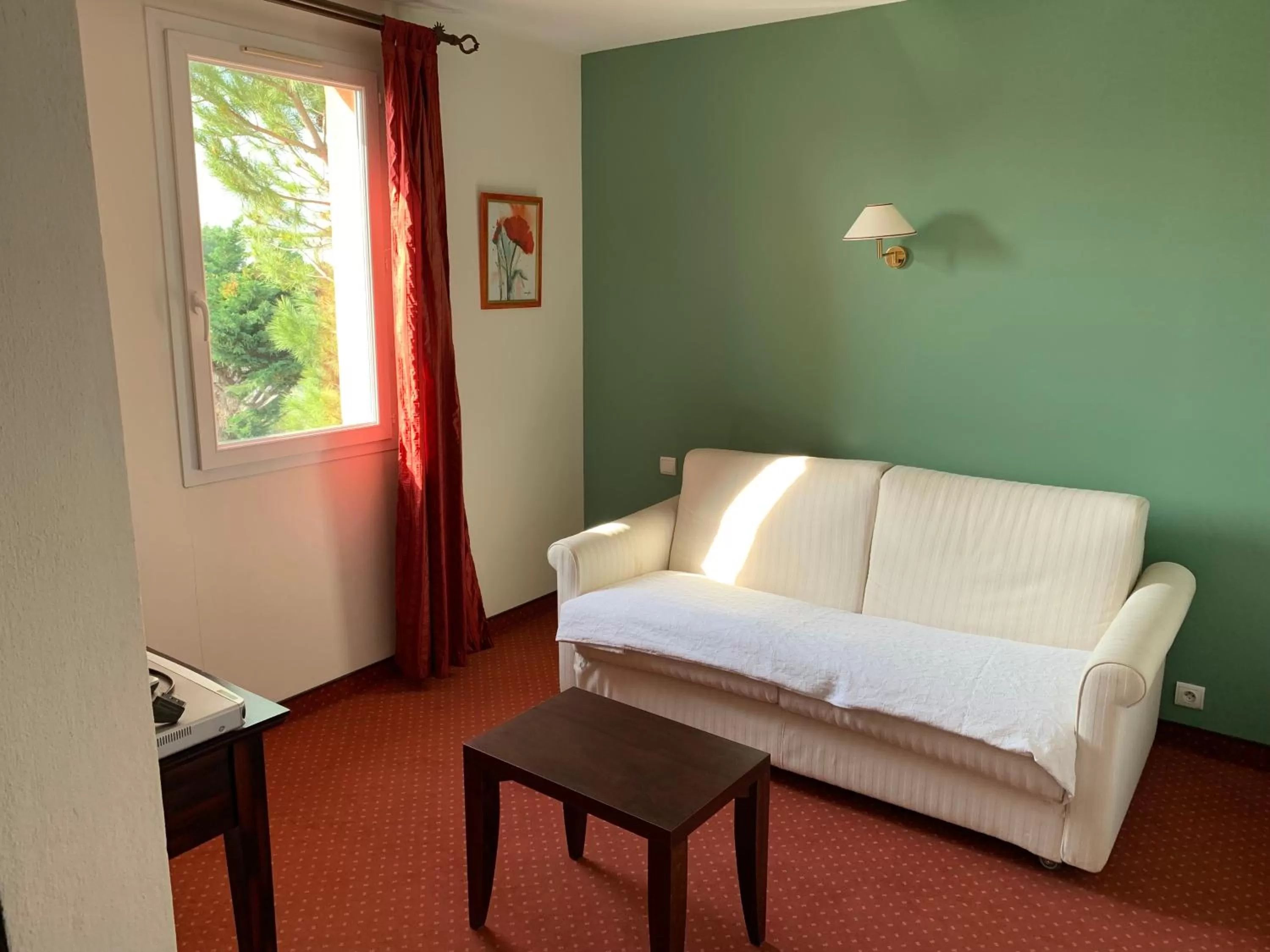 Photo of the whole room, Bed in Le Mas De Gaujac