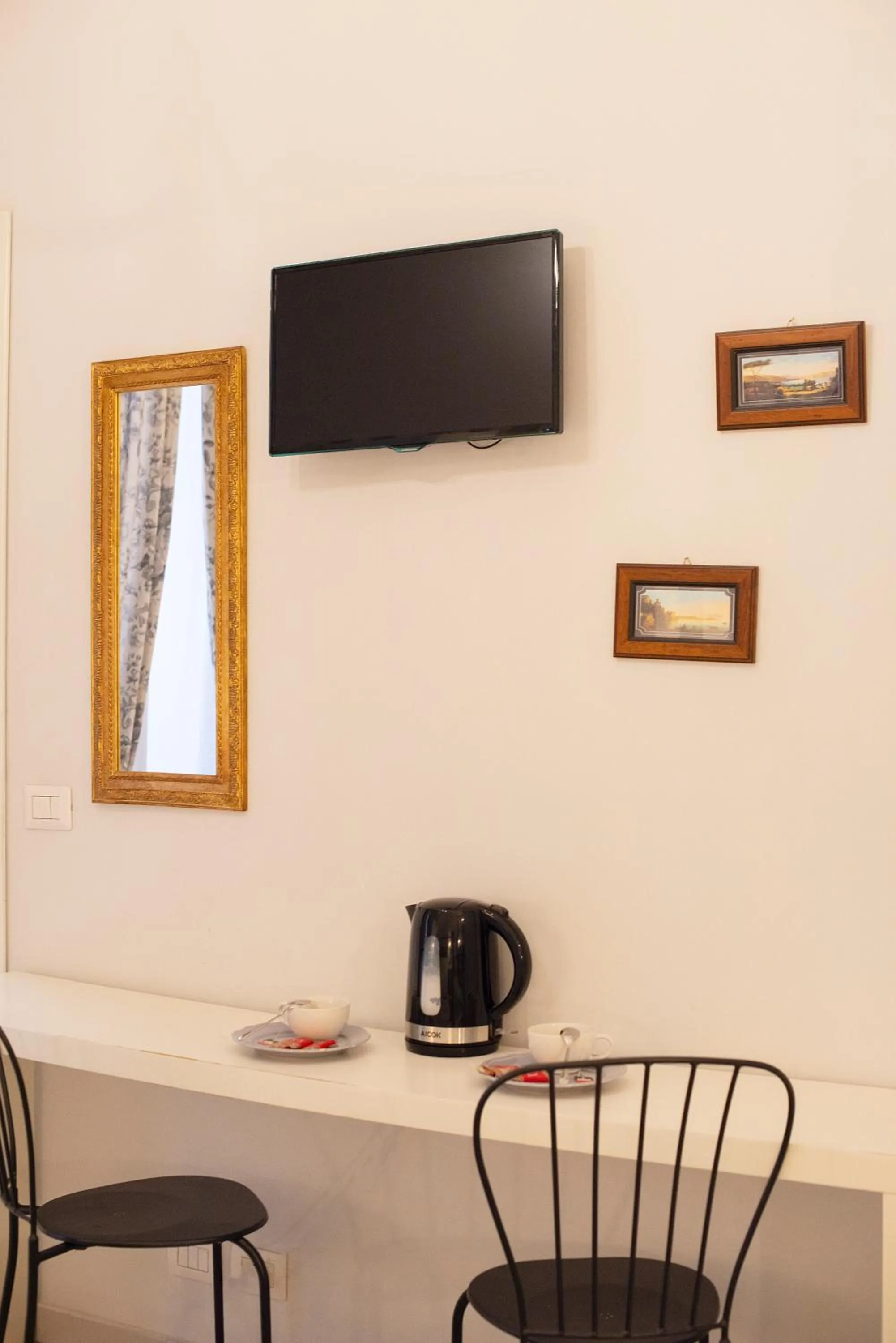 Decorative detail in B&B Dei Decumani