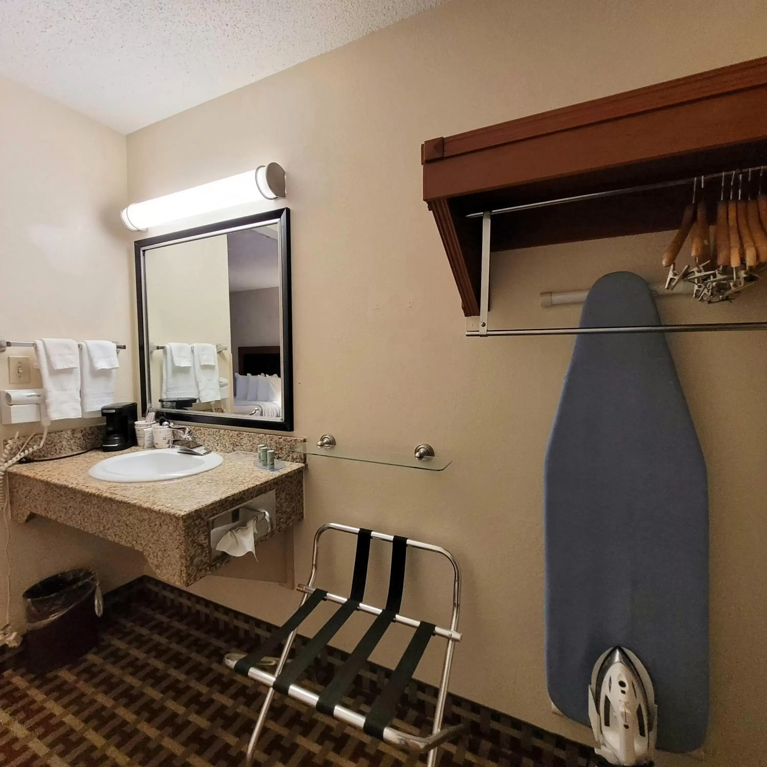 Bathroom in Best Western Marion Hotel