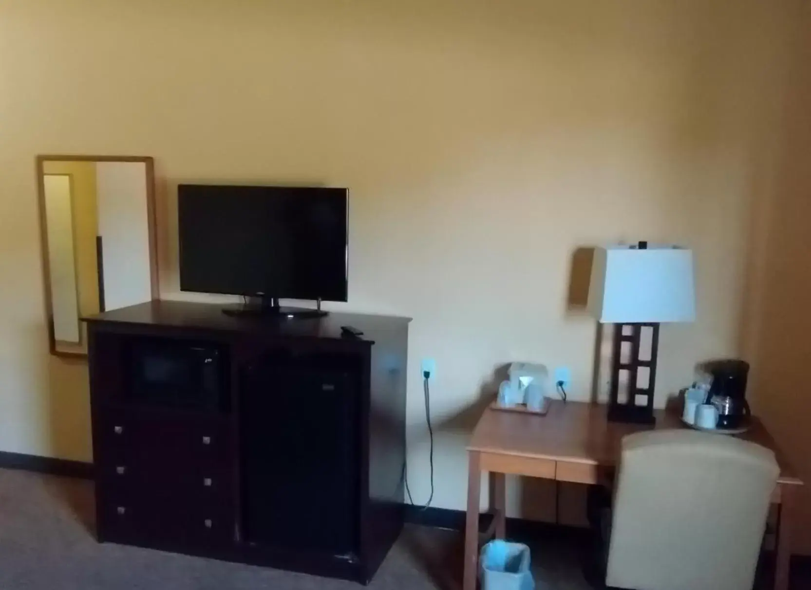 TV/Entertainment Center in Shary Inn and Suites
