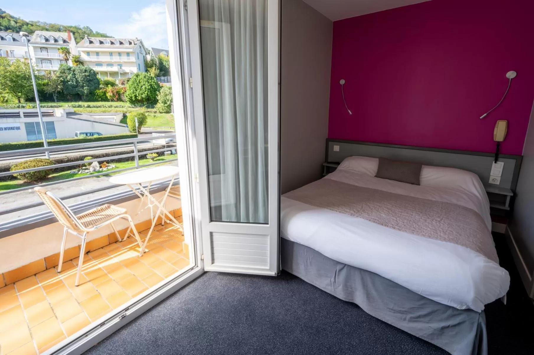 Bed in Hôtel du Soleil Levant