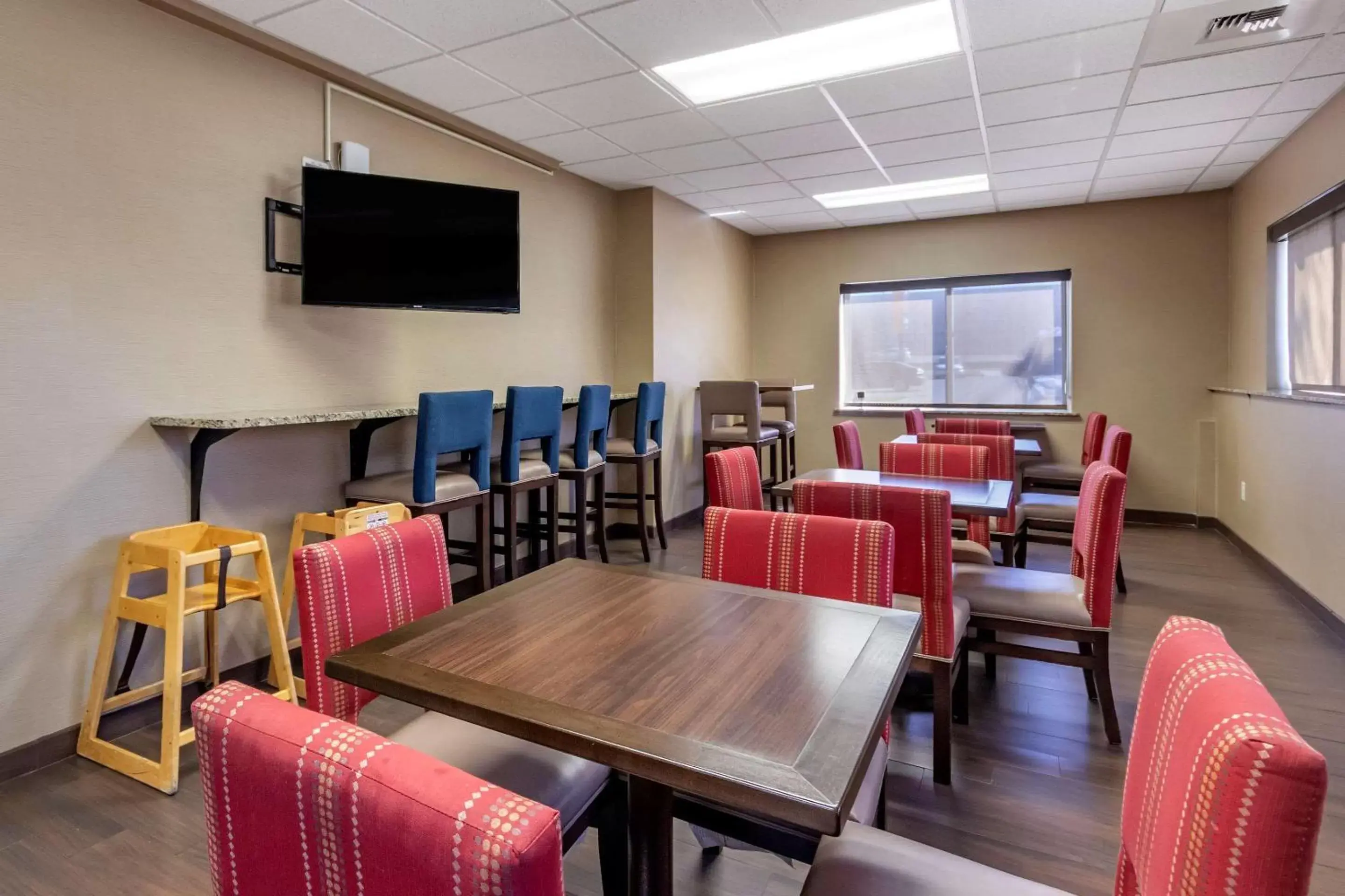 Restaurant/Places to Eat in Comfort Inn Great Falls