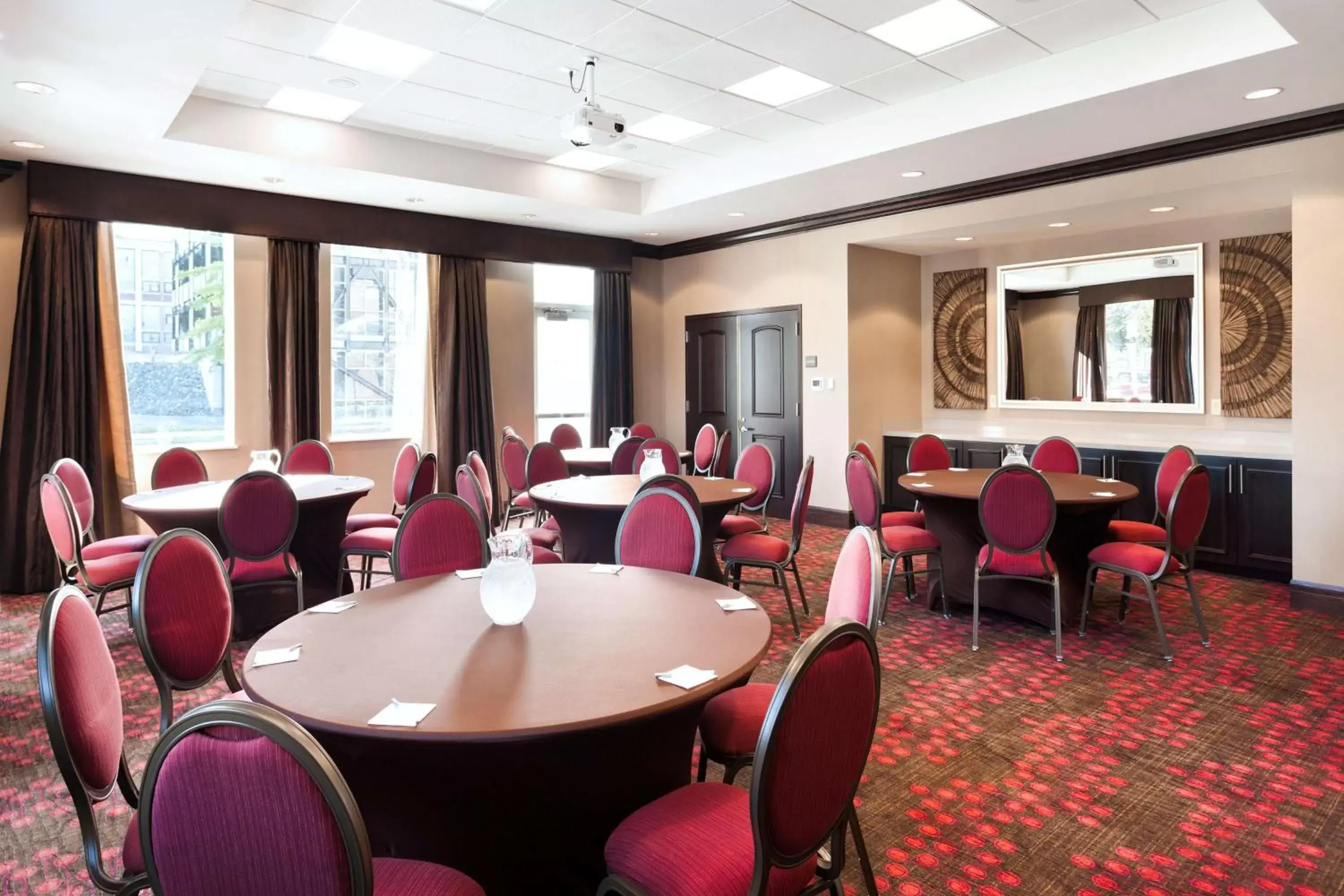 Meeting/conference room, Restaurant/Places to Eat in Hampton Inn Lewiston-Auburn