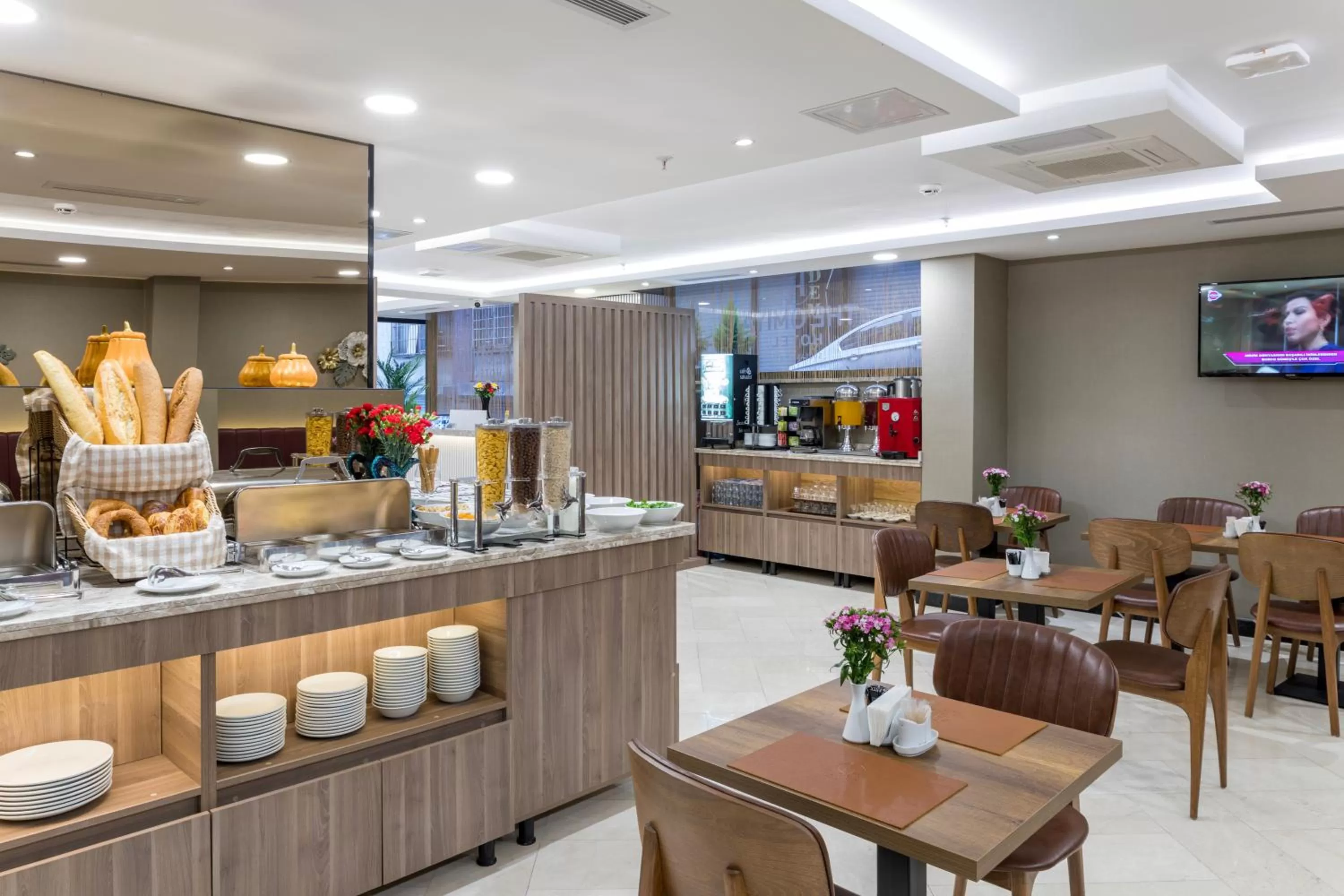 Food and drinks in The Omiya Hotel